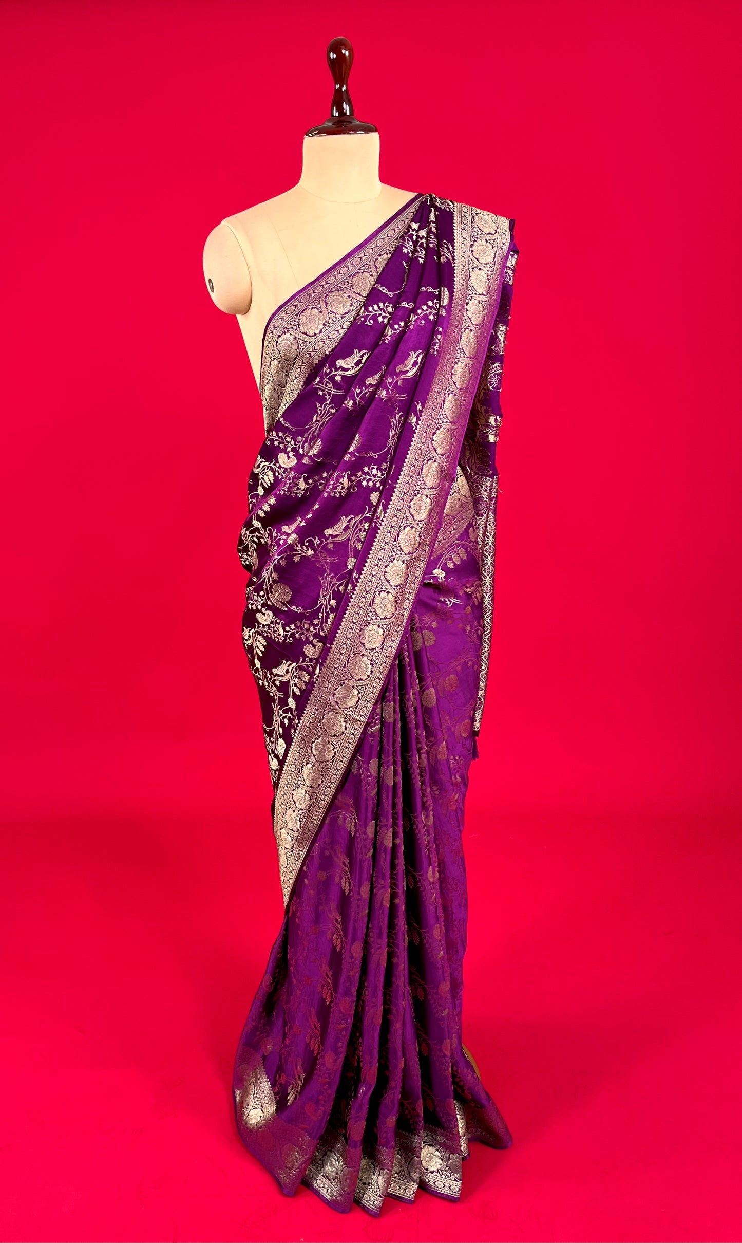 VIOLET PURPLE COLOUR SATIN SILK BANARASI SAREE EMBELLISHED WITH ZARI WEAVES