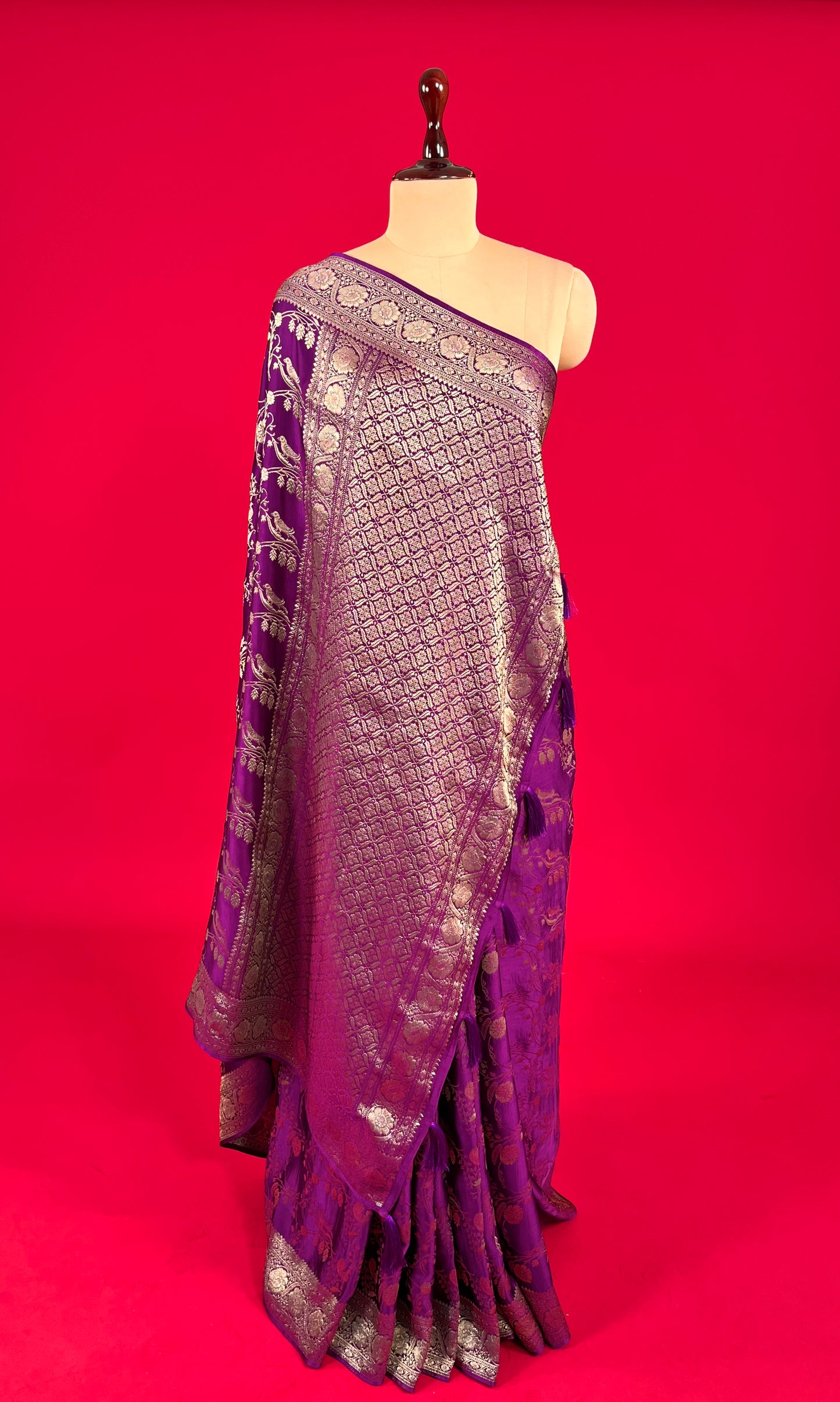VIOLET PURPLE COLOUR SATIN SILK BANARASI SAREE EMBELLISHED WITH ZARI WEAVES