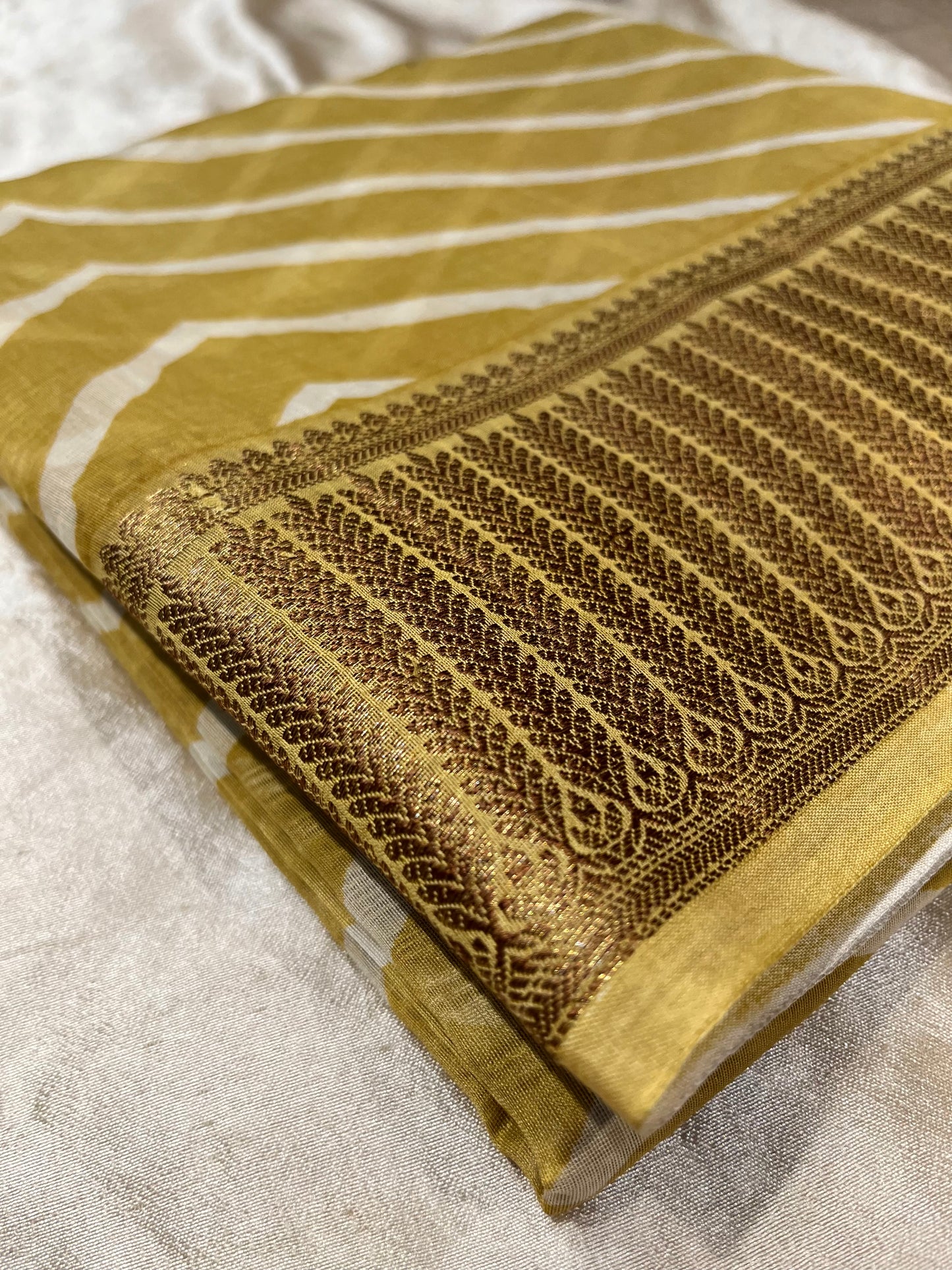 RUST YELLOW COLOUR COTTON SILK SAREE WITH ZARI BORDER