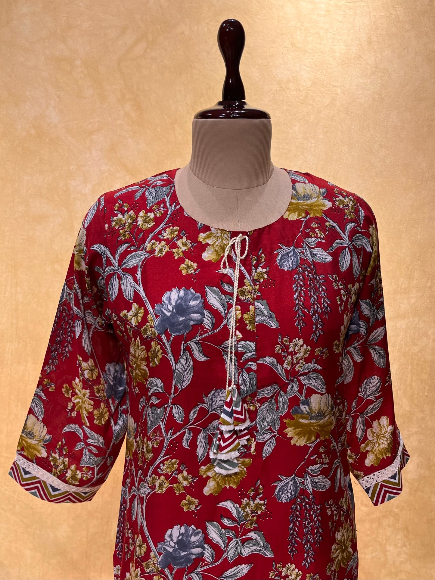 RED COLOUR MUSLIN SILK PRINTED KURTA SET