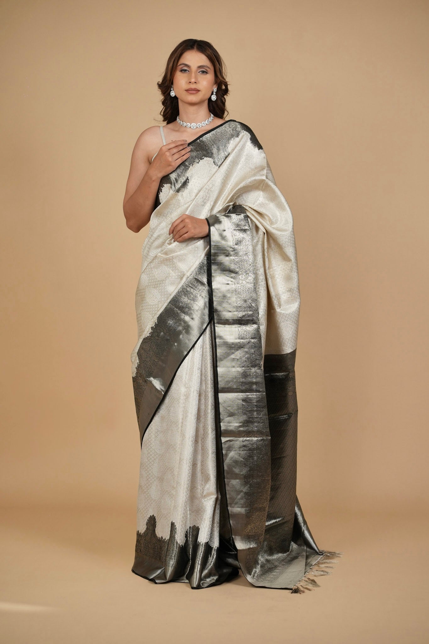 IVORY BROCADE PURE KANJIVARAM SILK SAREE WITH BLACK BORDER, PALLA & BLOUSE