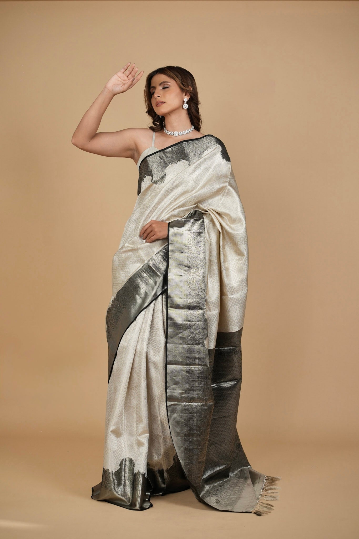 IVORY BROCADE PURE KANJIVARAM SILK SAREE WITH BLACK BORDER, PALLA & BLOUSE