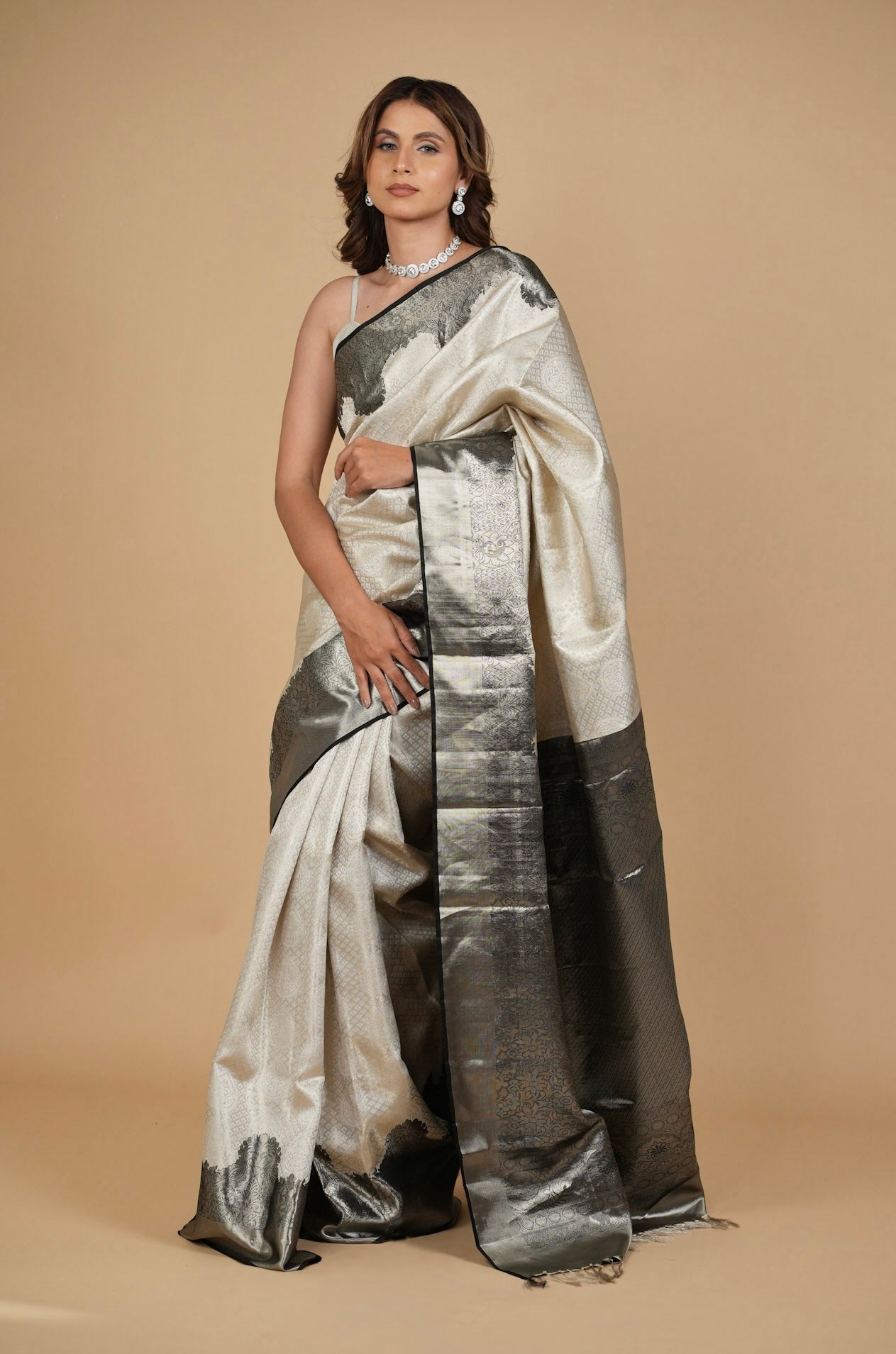 IVORY BROCADE PURE KANJIVARAM SILK SAREE WITH BLACK BORDER, PALLA & BLOUSE