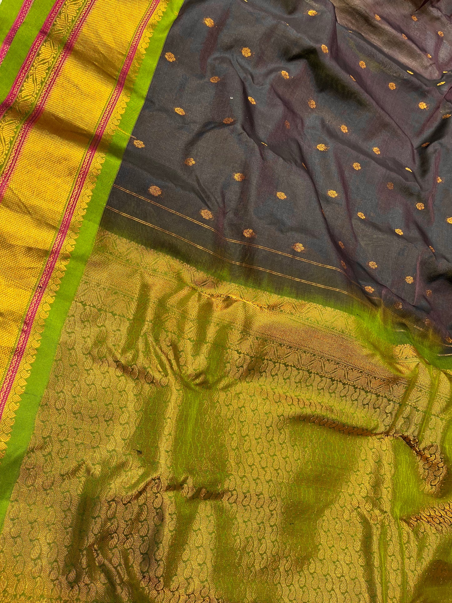 PURPLE COLOUR PURE GADWAL SILK SAREE WITH CONTRAST BORDER & PALLA