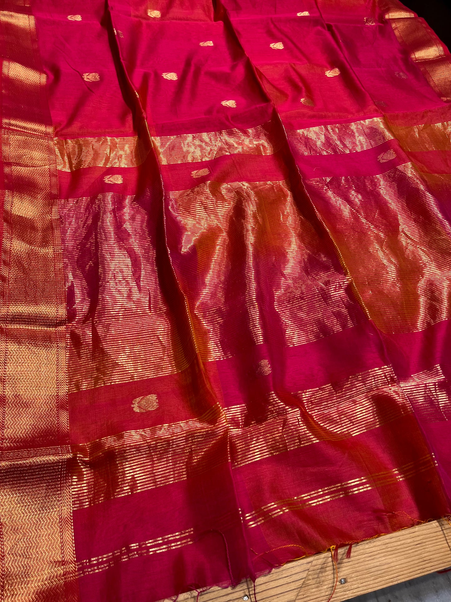 SHADED PINK MAHESHWARI SILK SAREE WITH ZARI BORDER - Kothari Sons
