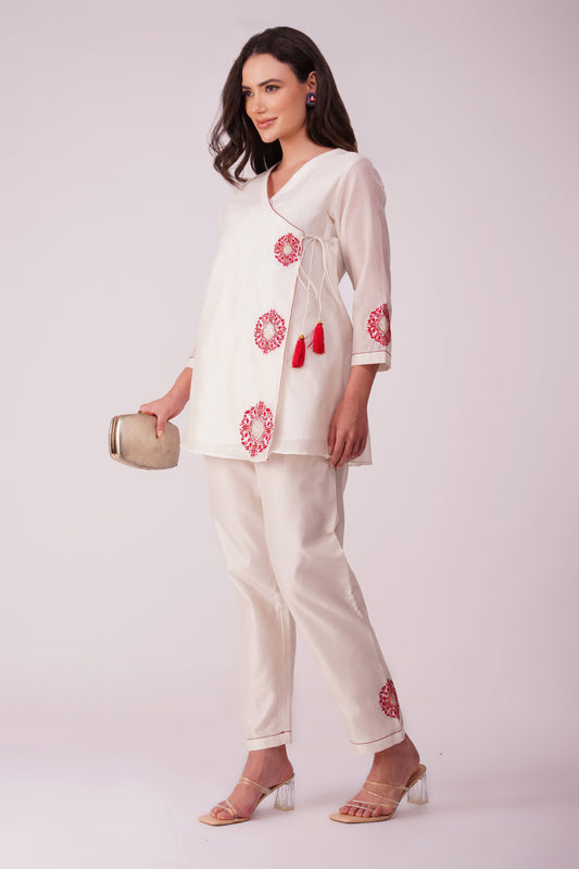 ( DELIVERY IN 25-30 DAYS ) WHITE COLOUR CHANDERI SILK CO-ORDS SET BY SIDDHAIKA