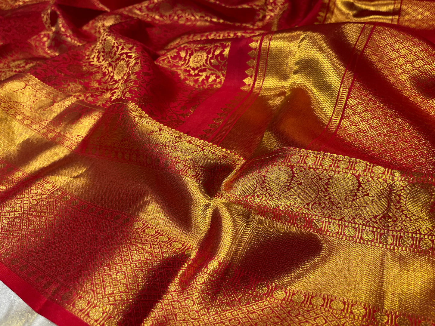 RED COLOUR KANJIVARAM SILK SAREE EMBELLISHED WITH ZARI WEAVES