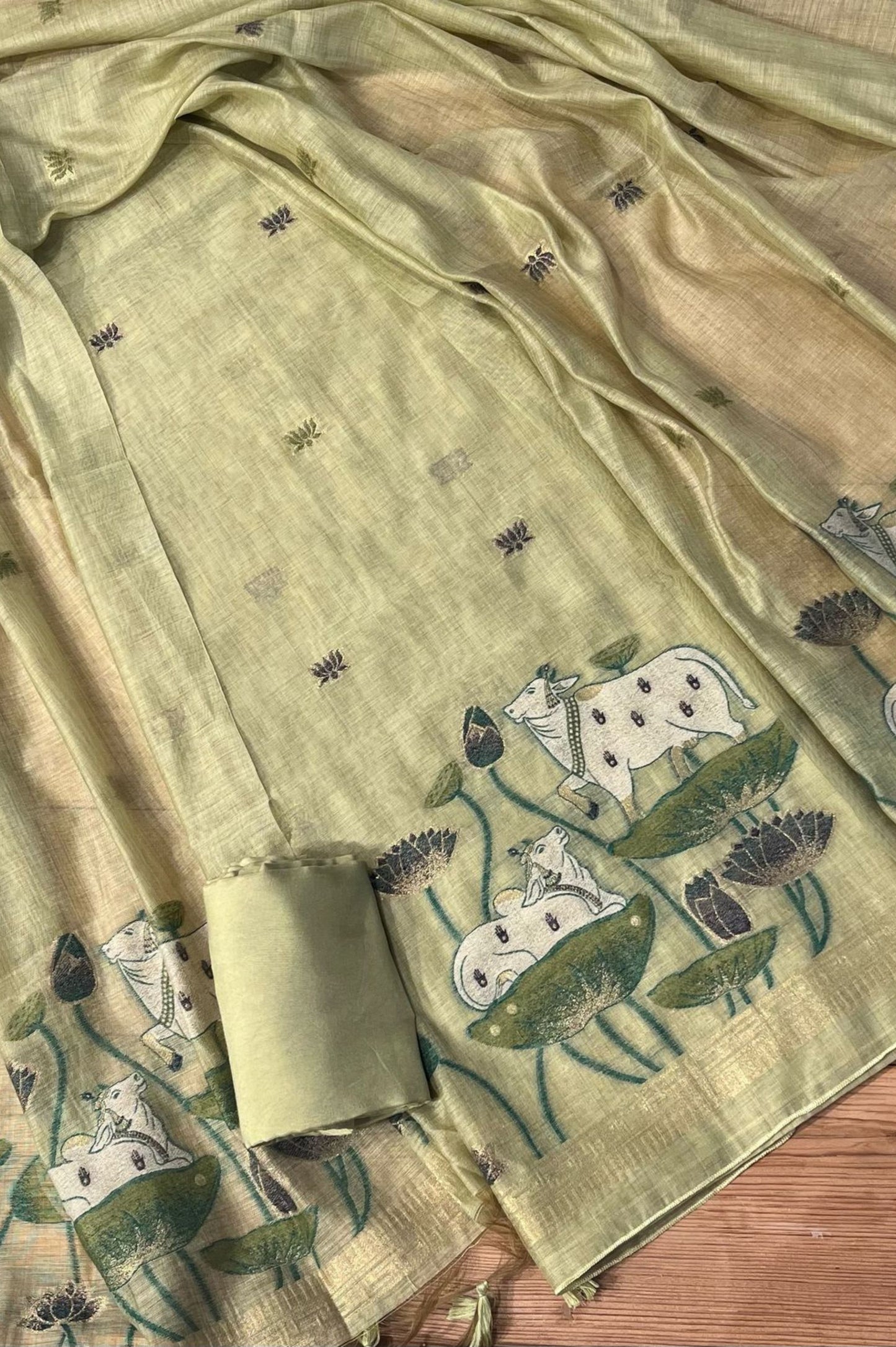 PASTEL PARROT GREEN COLOR TANT DHAKAI JAMDANI UNSTITCHED SUIT SET