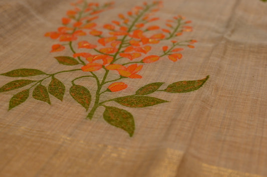 BEIGE JAMDANI SAREE WITH ORANGE FLORAL MOTIFS & CONTRAST BLOUSE