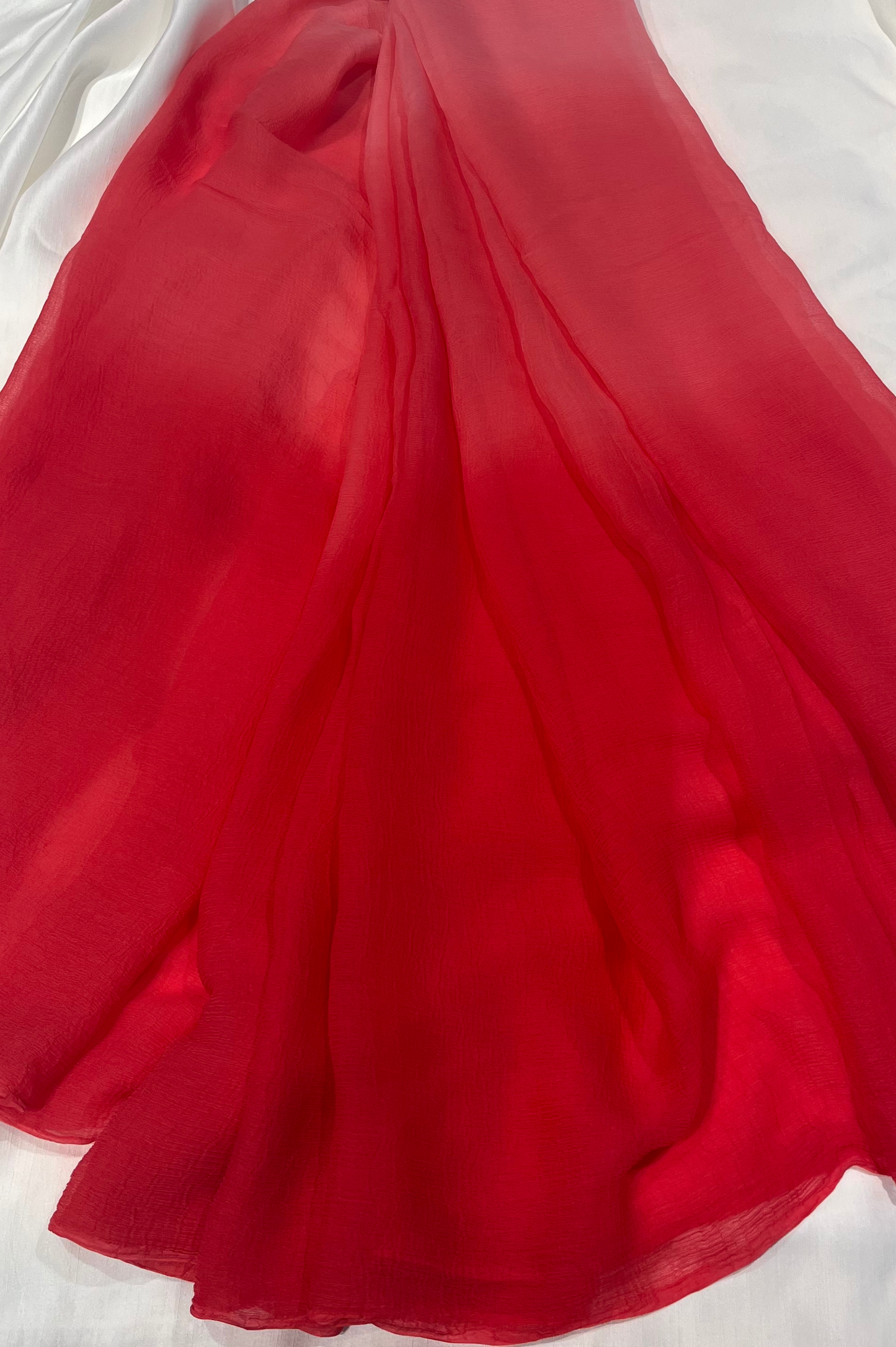 RED SHADED CHIFFON SAREE WITH MATCHING BLOUSE - LIGHTWEIGHT & ELEGANT