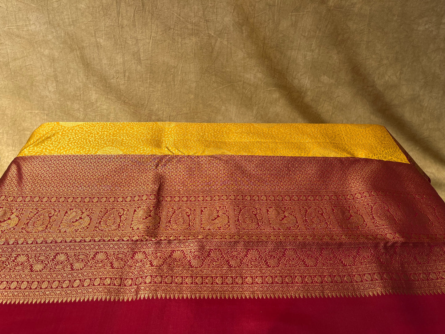YELLOW COLOUR KANJIVARAM SILK SAREE WITH CONTRAST BORDER