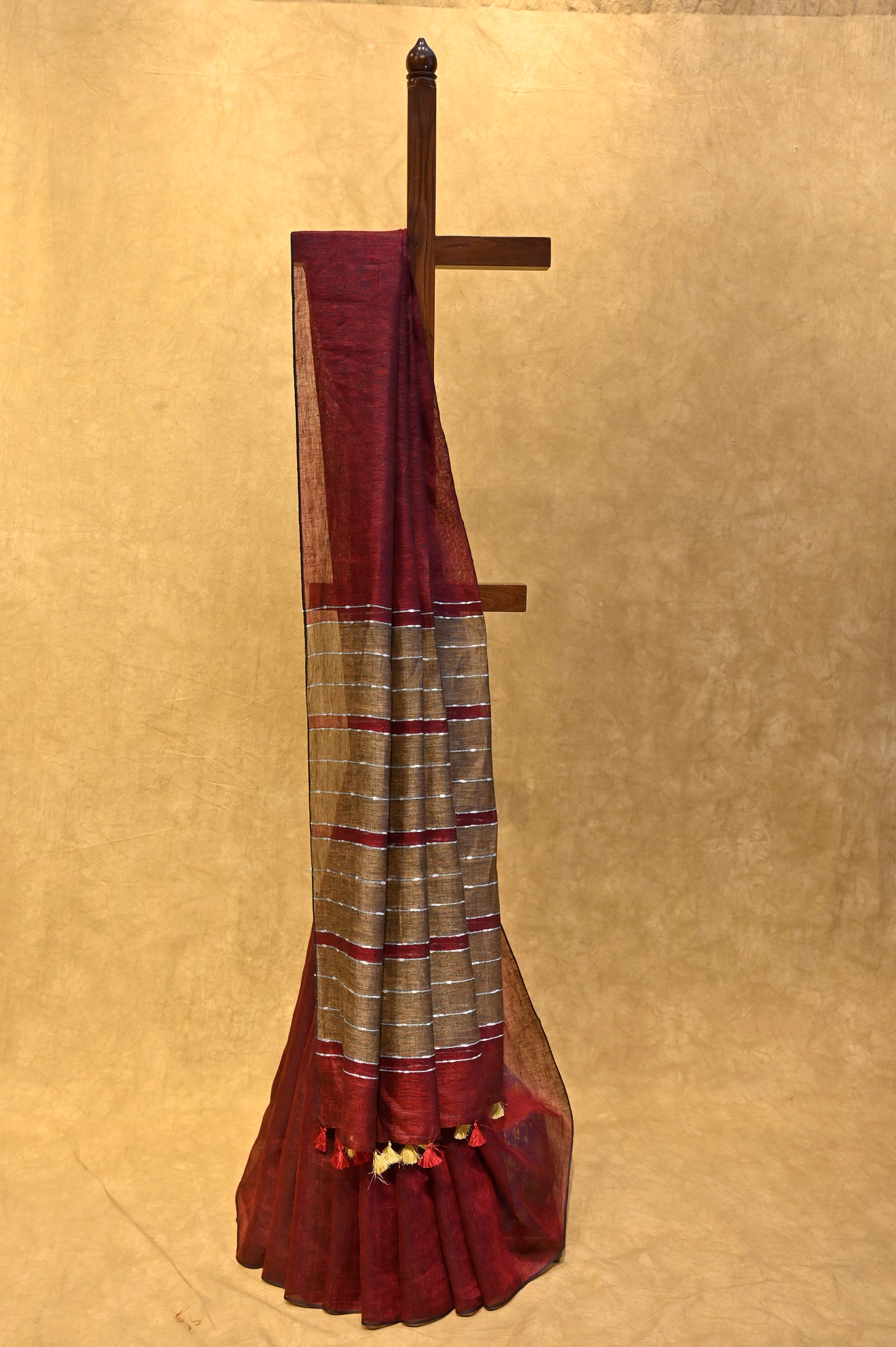 MAROON LINEN SAREE - Kothari Sons