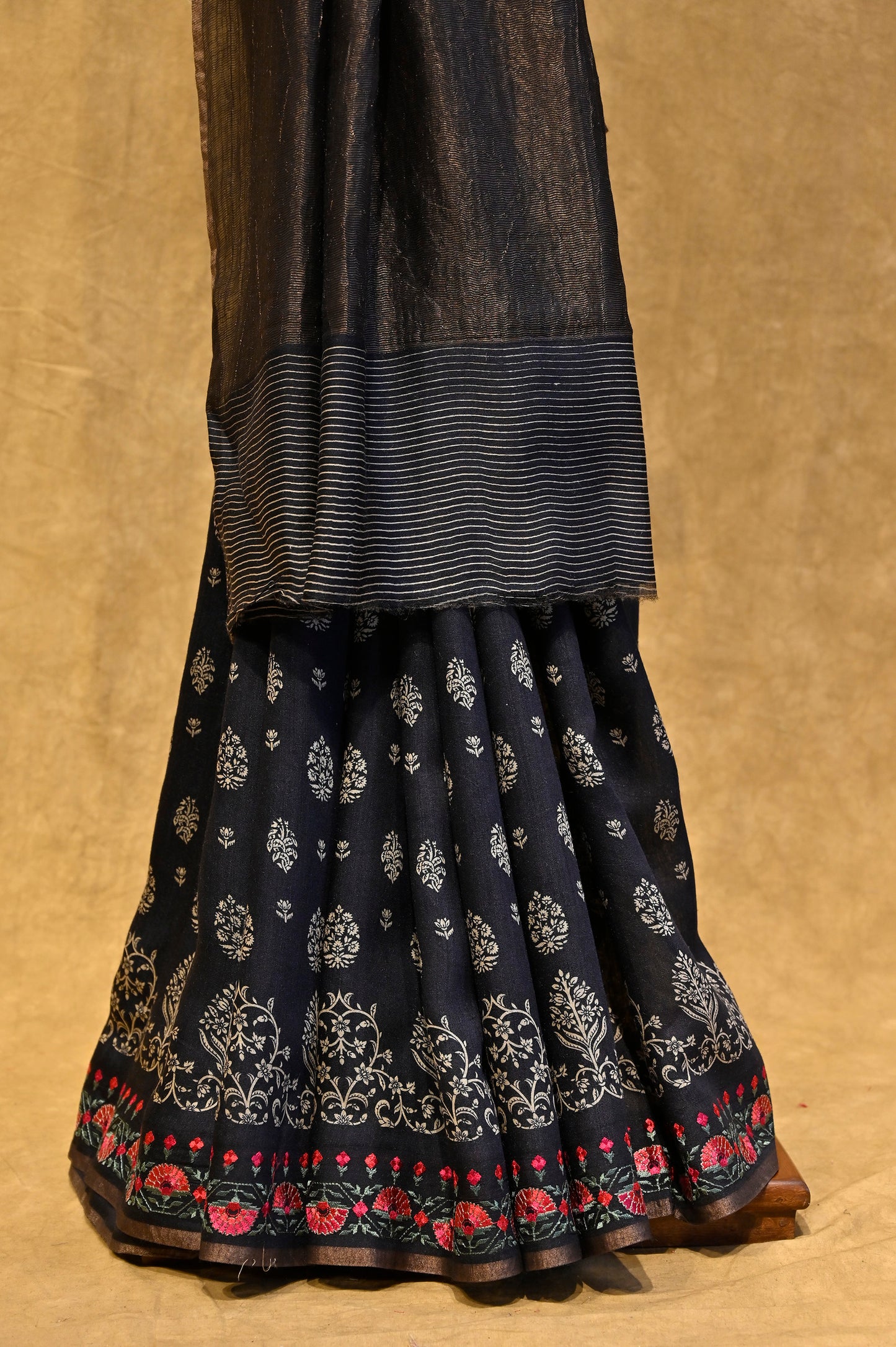 BLACK MUNGA TUSSAR SAREE WITH RESHAM EMBROIDERY BORDER - Kothari Sons