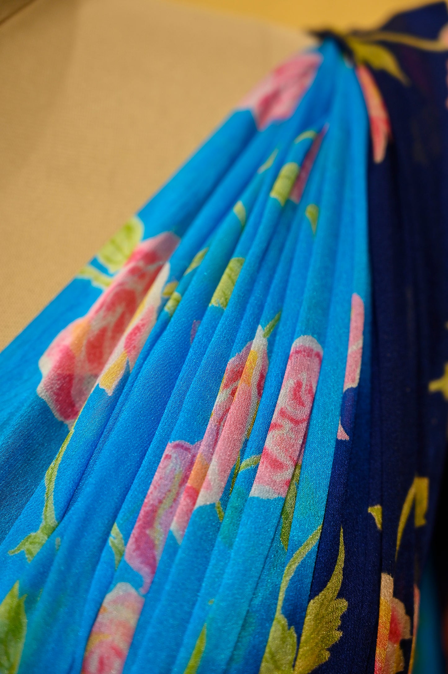 SHADED BLUE FLORAL PRINTED CHIFFON SAREE - Kothari Sons