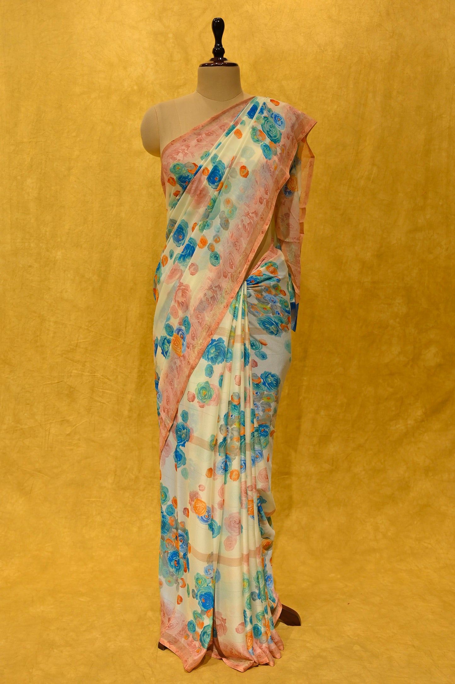 OFF WHITE FLORAL PRINTED GEORGETTE SAREE - Kothari Sons