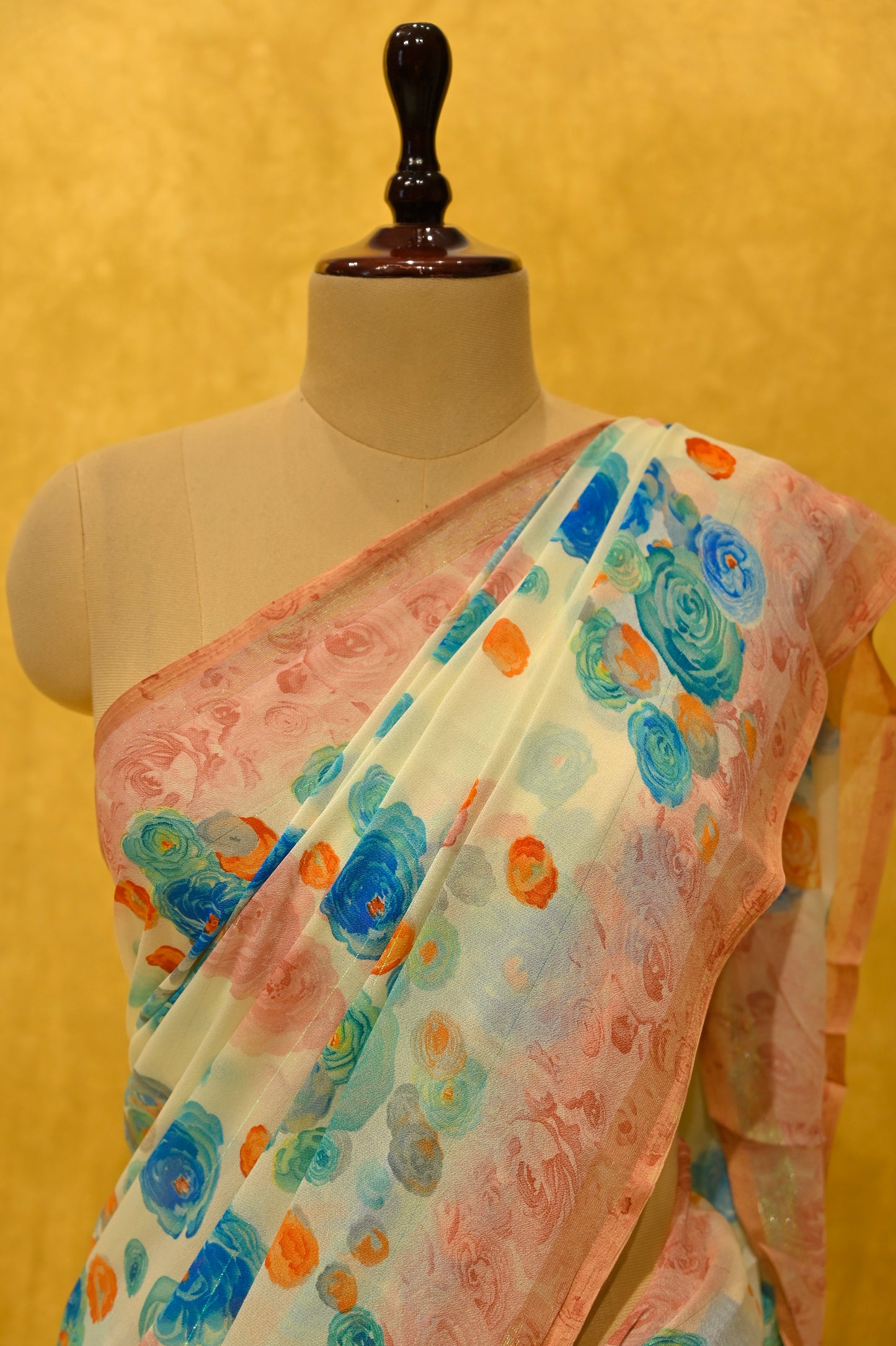 OFF WHITE FLORAL PRINTED GEORGETTE SAREE - Kothari Sons