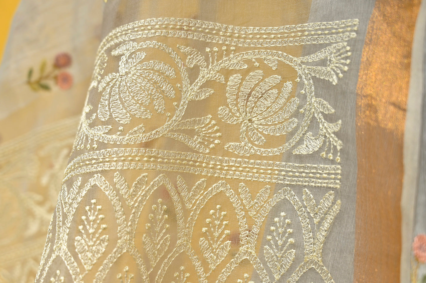GREY LINEN SAREE WITH RESHAM EMBROIDERY