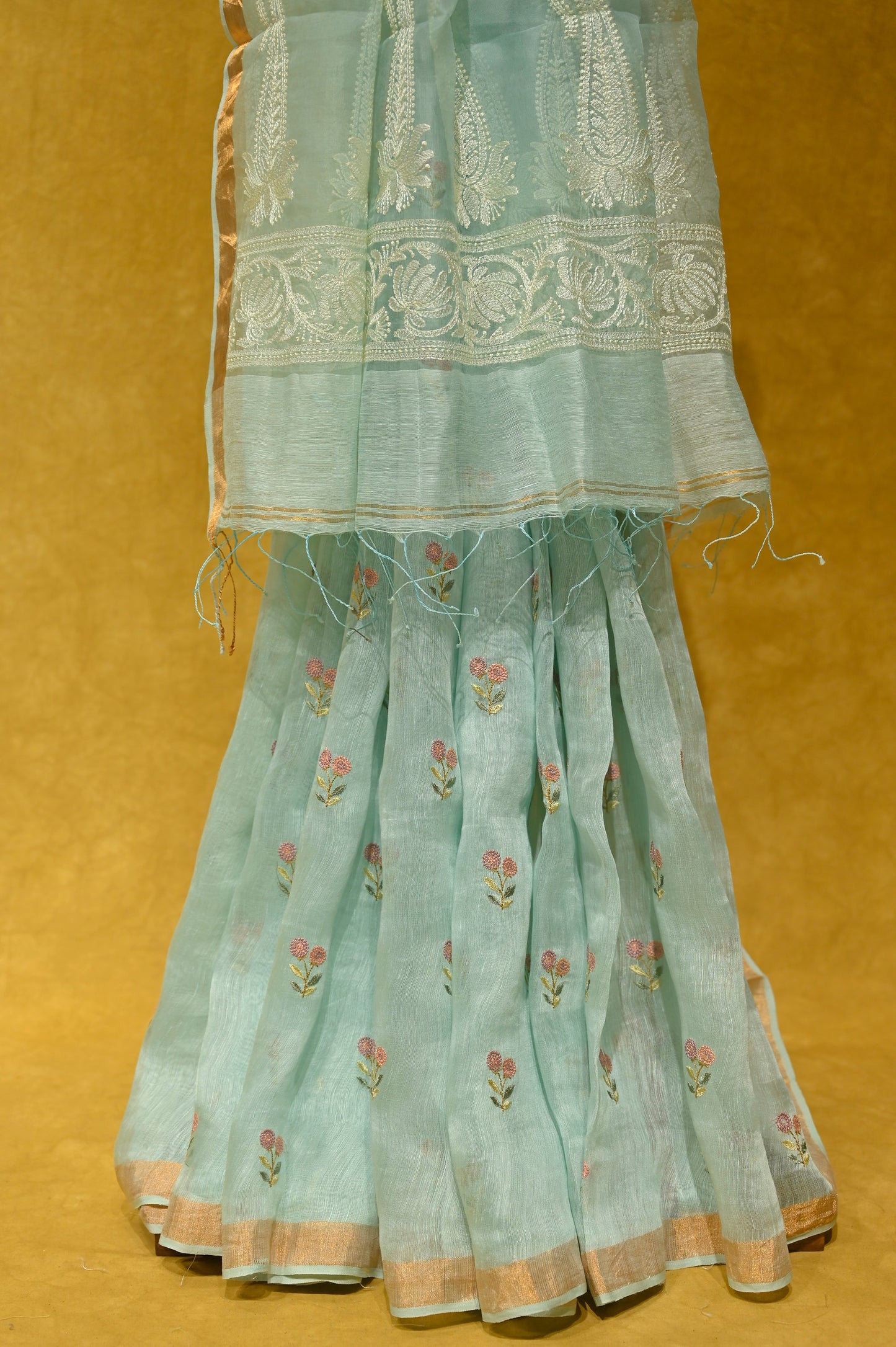 SEA GREEN LINEN SAREE WITH CHIKANKARI EMBROIDERY PALLA