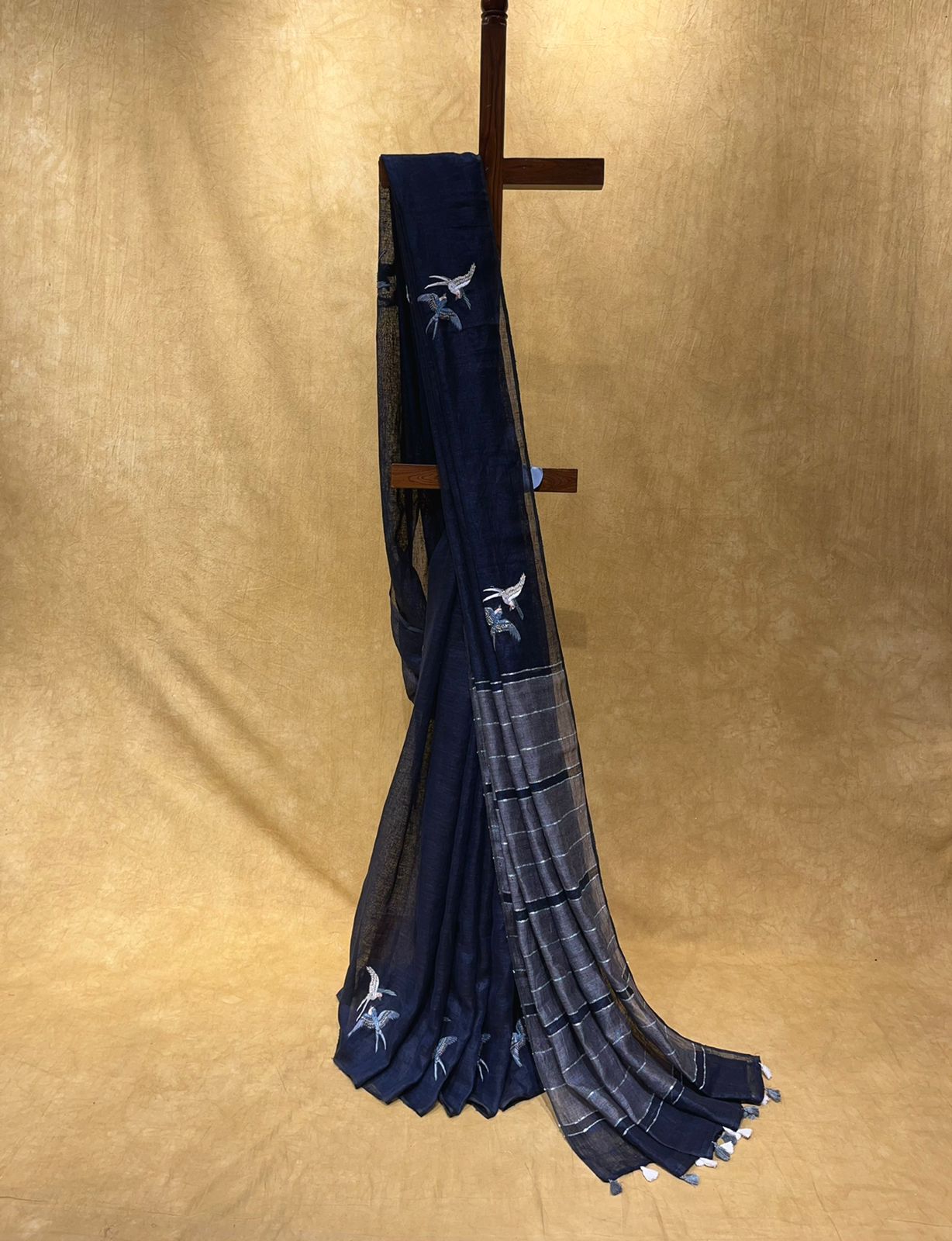 LINEN NAVY BLUE COLOUR SAREE WITH HAND EMBROIDERED WORK