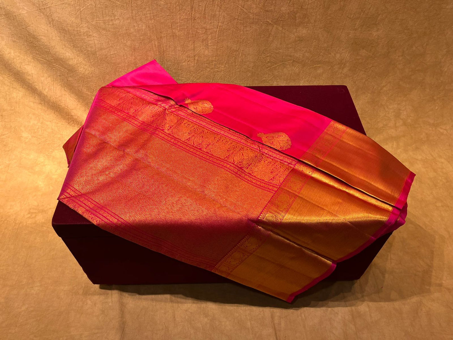 HANDWOVEN RANI PINK KANJIVARAM SILK SAREE WITH CONTRAST BLOUSE