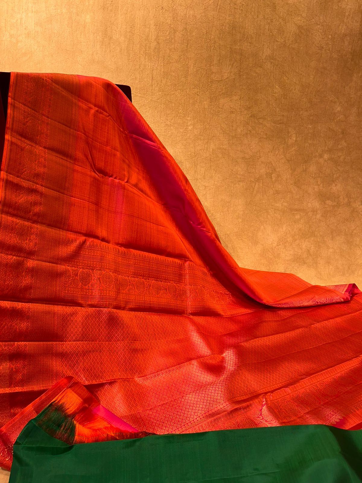 HANDWOVEN SHADED KANJIVARAM SILK SAREE WITH CONTRAST BLOUSE