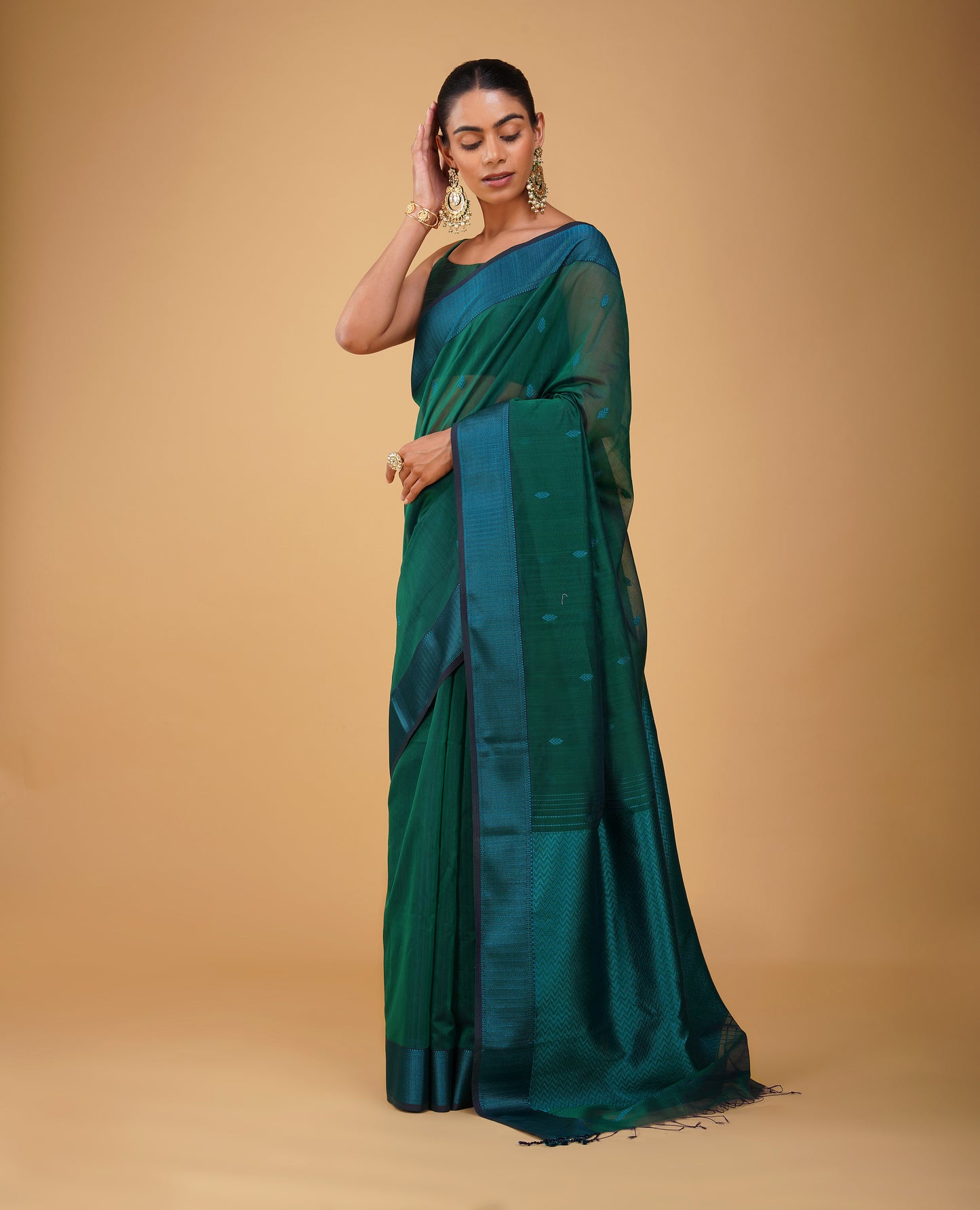 BOTTLE GREEN MAHESHWARI SAREE WITH PEACOCK BLUE RESHAM BORDER & PALLA