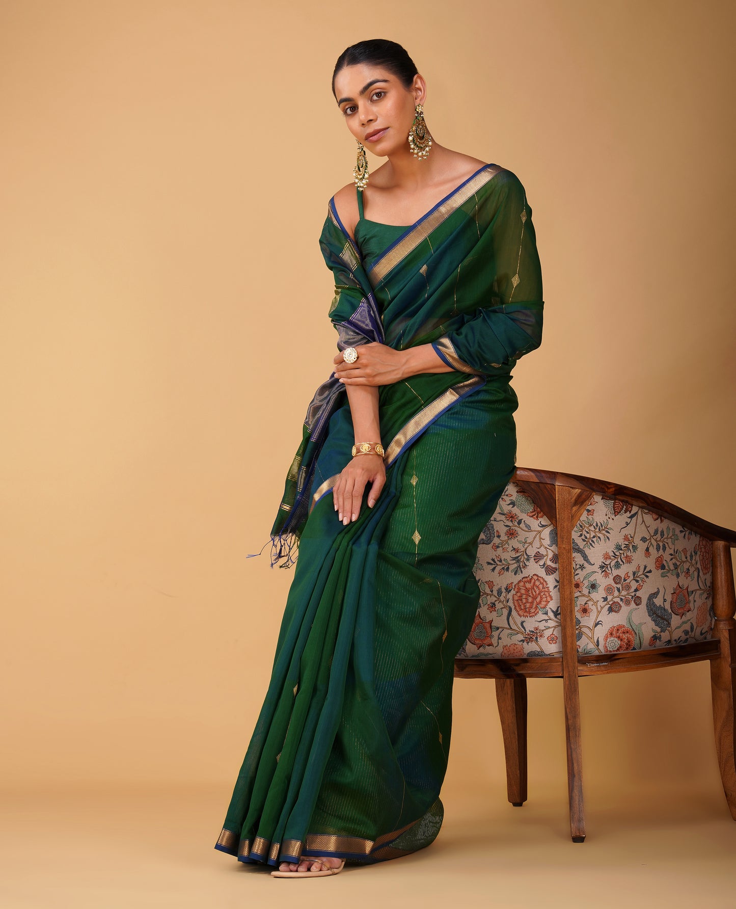 BOTTLE GREEN-BLUE SHADED MAHESHWARI SAREE WITH DIAMOND DRILL BORDER & ZARI STRIPES BLOUSE