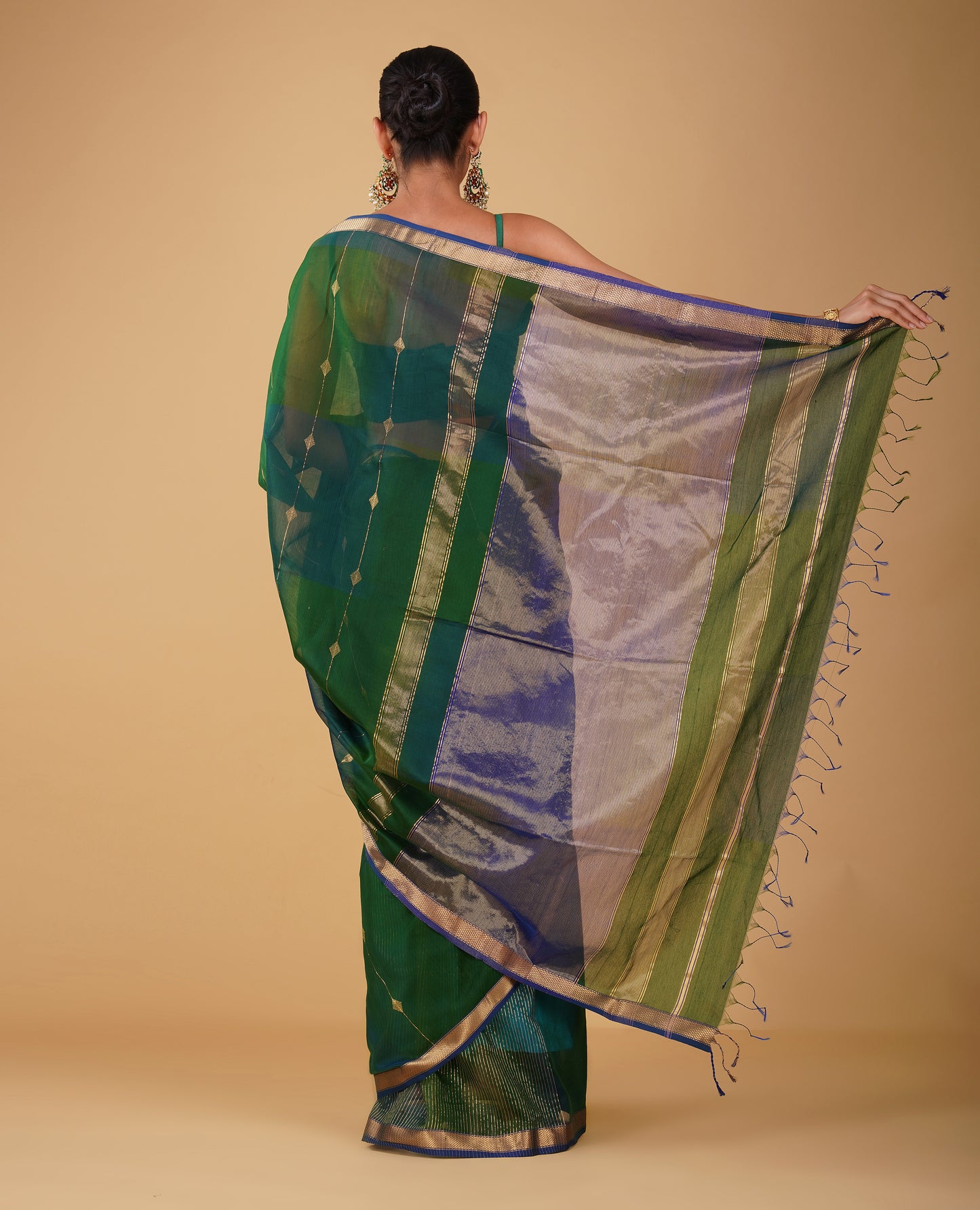 BOTTLE GREEN-BLUE SHADED MAHESHWARI SAREE WITH DIAMOND DRILL BORDER & ZARI STRIPES BLOUSE