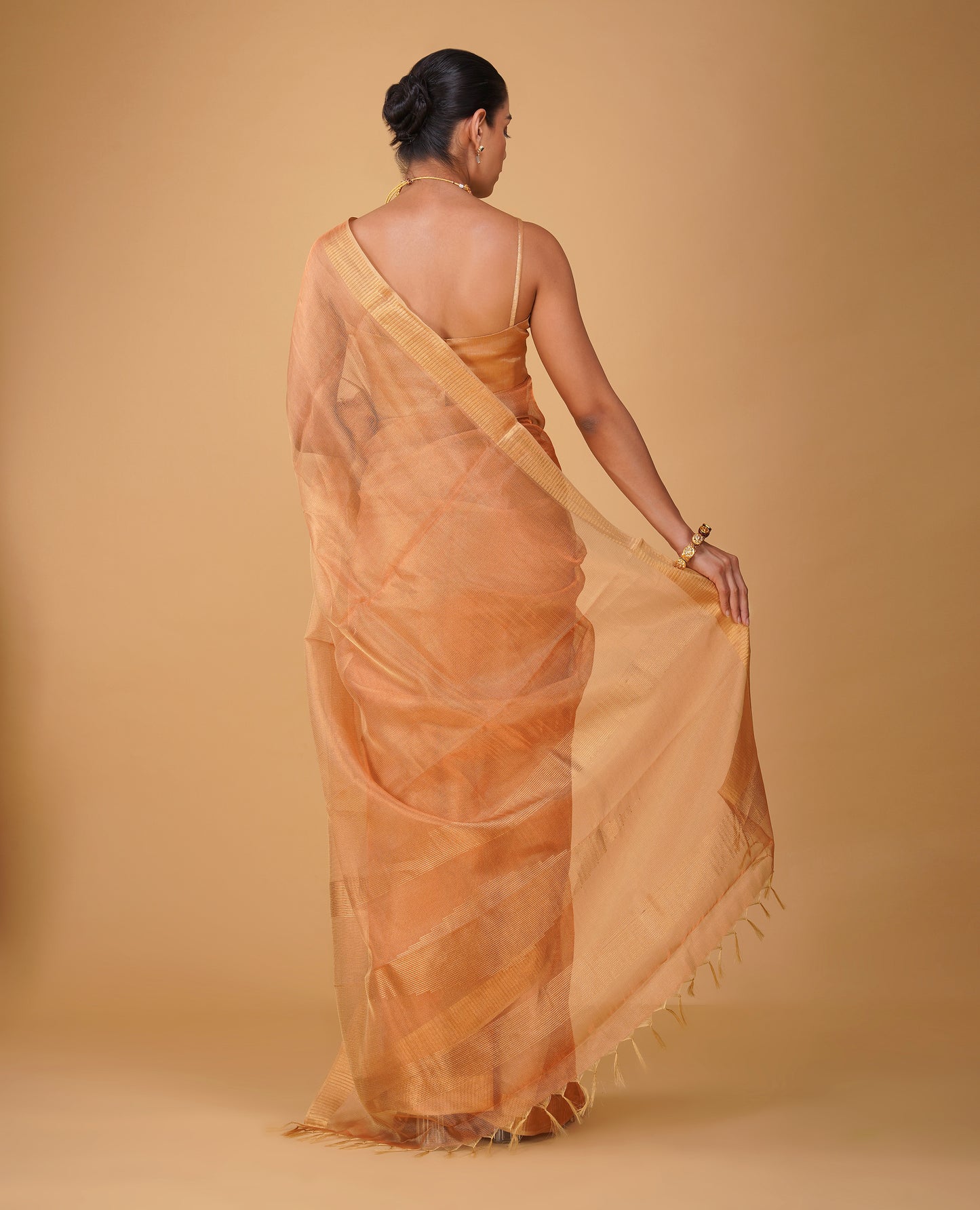 COPPER MOCK LENO WEAVE MAHESHWARI SAREE WITH PIANO PATTERN DRILL BORDER & MATCHING BLOUSE