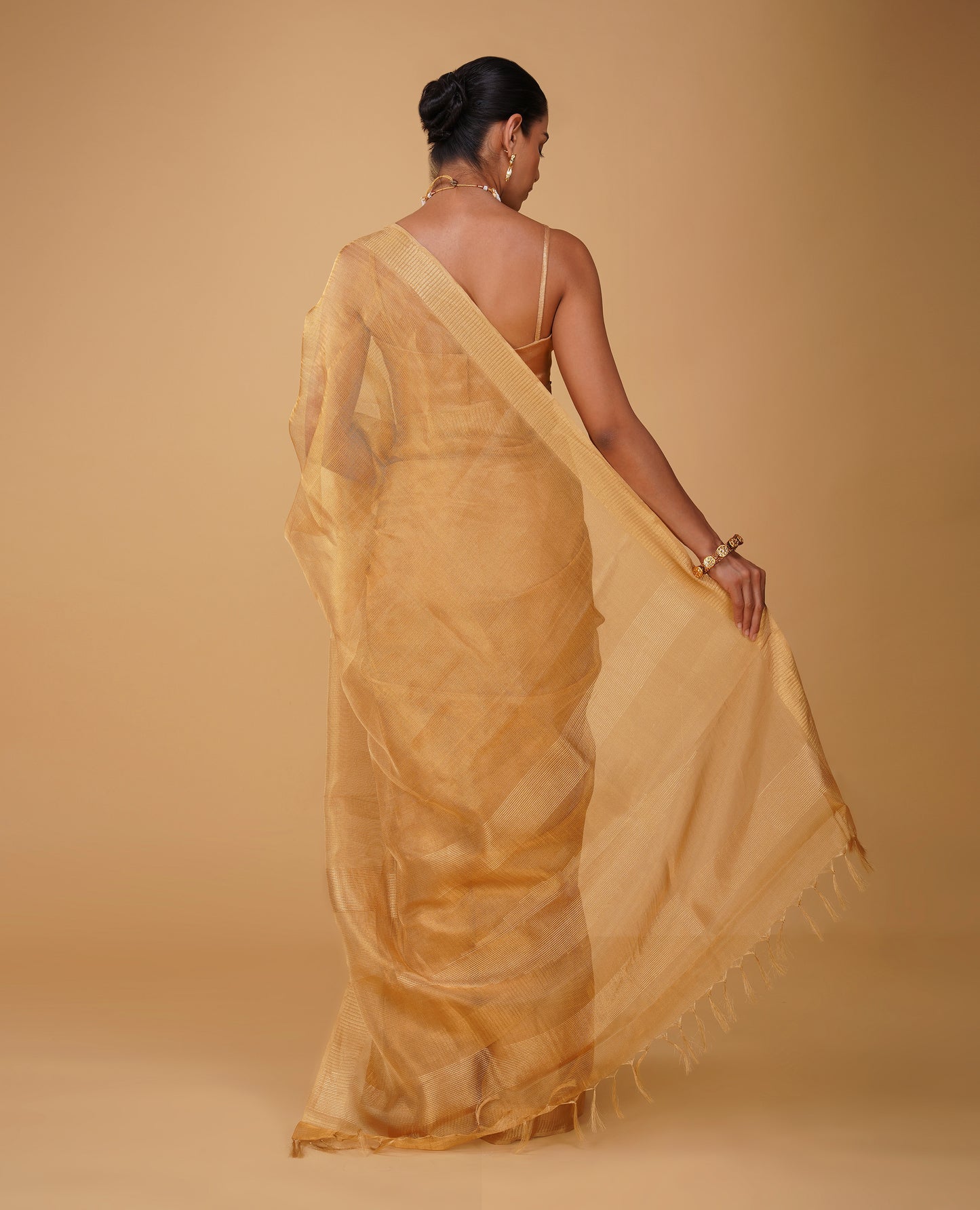 GOLDEN MOCK LENO WEAVE MAHESHWARI SAREE WITH PIANO PATTERN DRILL BORDER & MATCHING BLOUSE