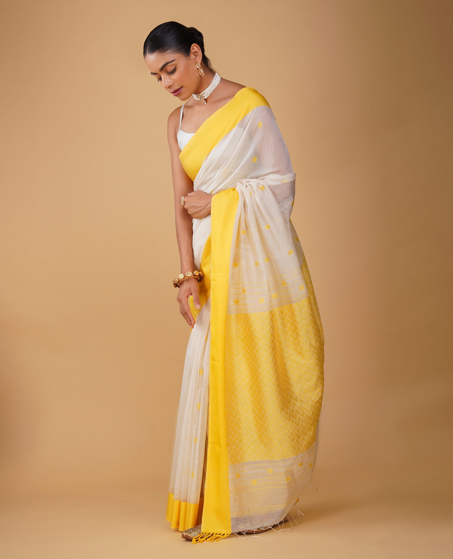 OFF WHITE MAHESHWARI SAREE WITH YELLOW CONTRAST BORDER & PALLA