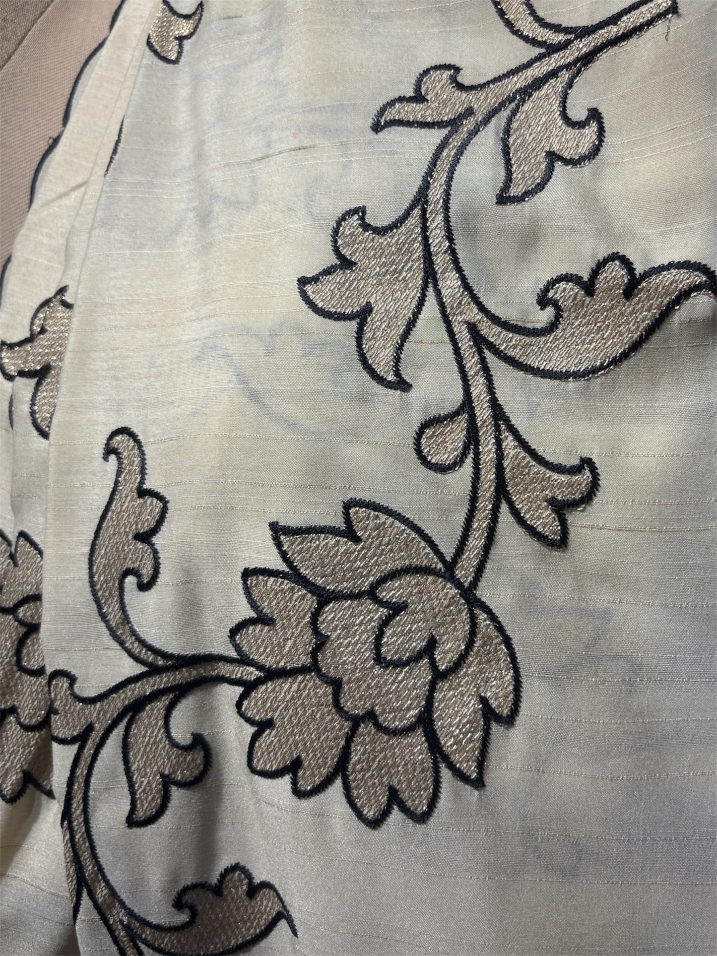 IVORY COLOUR ART TUSSAR SILK SAREE WITH APPLIQUÉ WORK