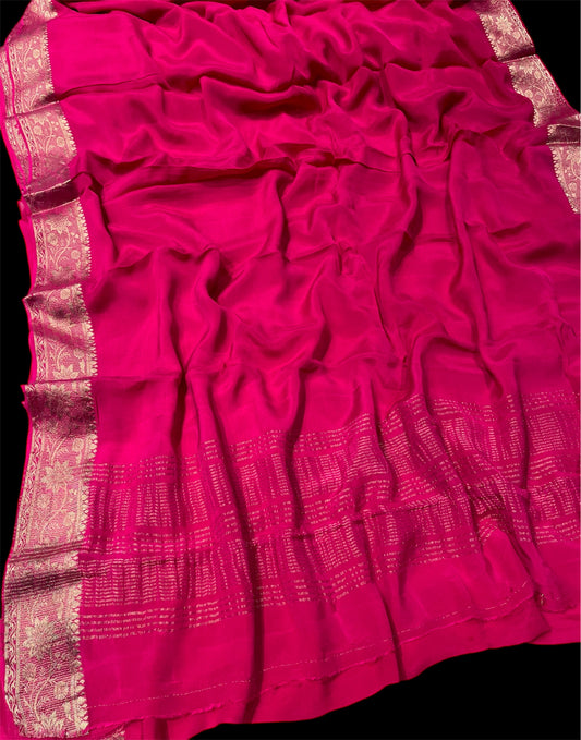 RANI PINK PLAIN CHINON SAREE WITH GOLDEN ZARI WOVEN BORDER AND CREPE BLOUSE (DELIVERY IN 20 DAYS)