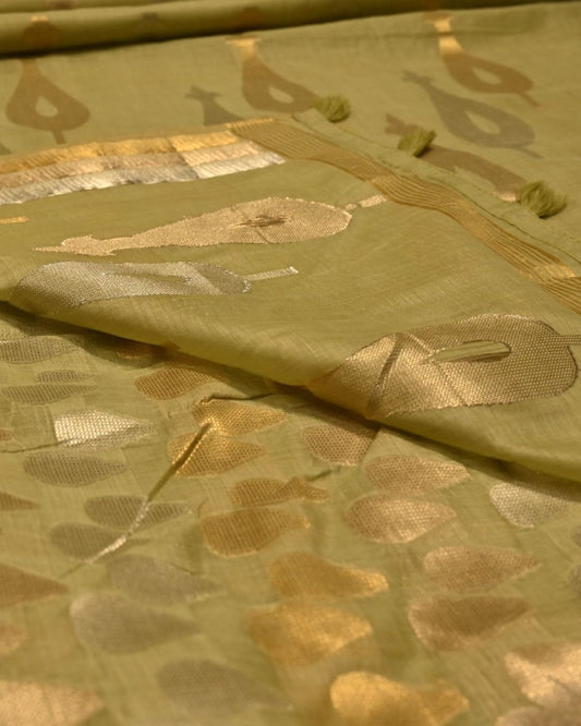 PASTEL PISTA GREEN MUNGA CHANDERI SAREE WITH TEMPLE BORDER AND SILVER-GOLDEN BOOTIES