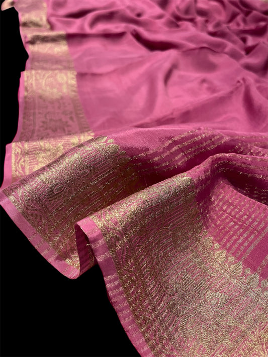 TURKISH ROSE COLOUR PLAIN CHINON SAREE WITH GOLDEN ZARI WOVEN BORDER AND CREPE BLOUSE (DELIVERY IN 20 DAYS)