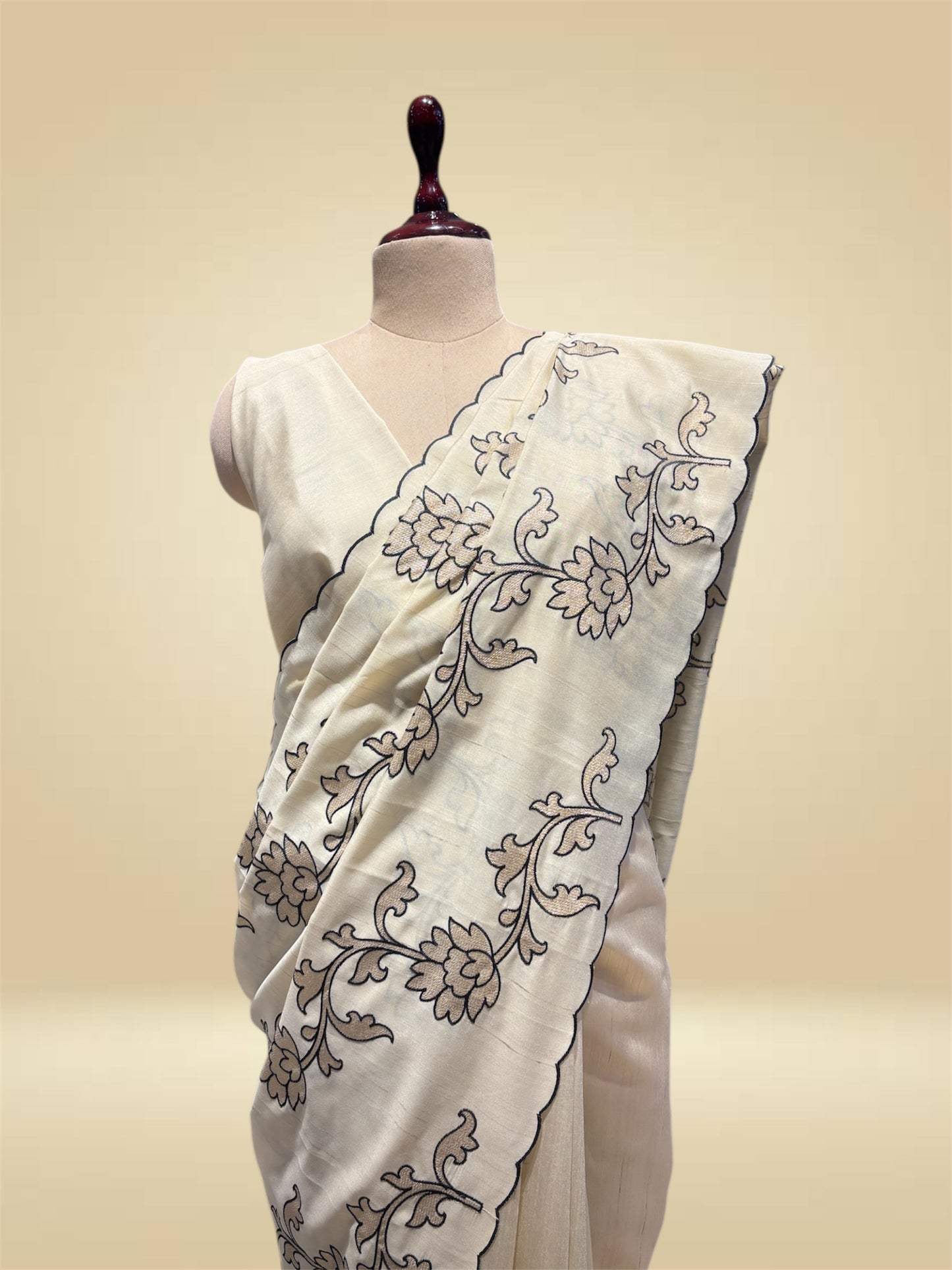 IVORY COLOUR ART TUSSAR SILK SAREE WITH APPLIQUÉ WORK
