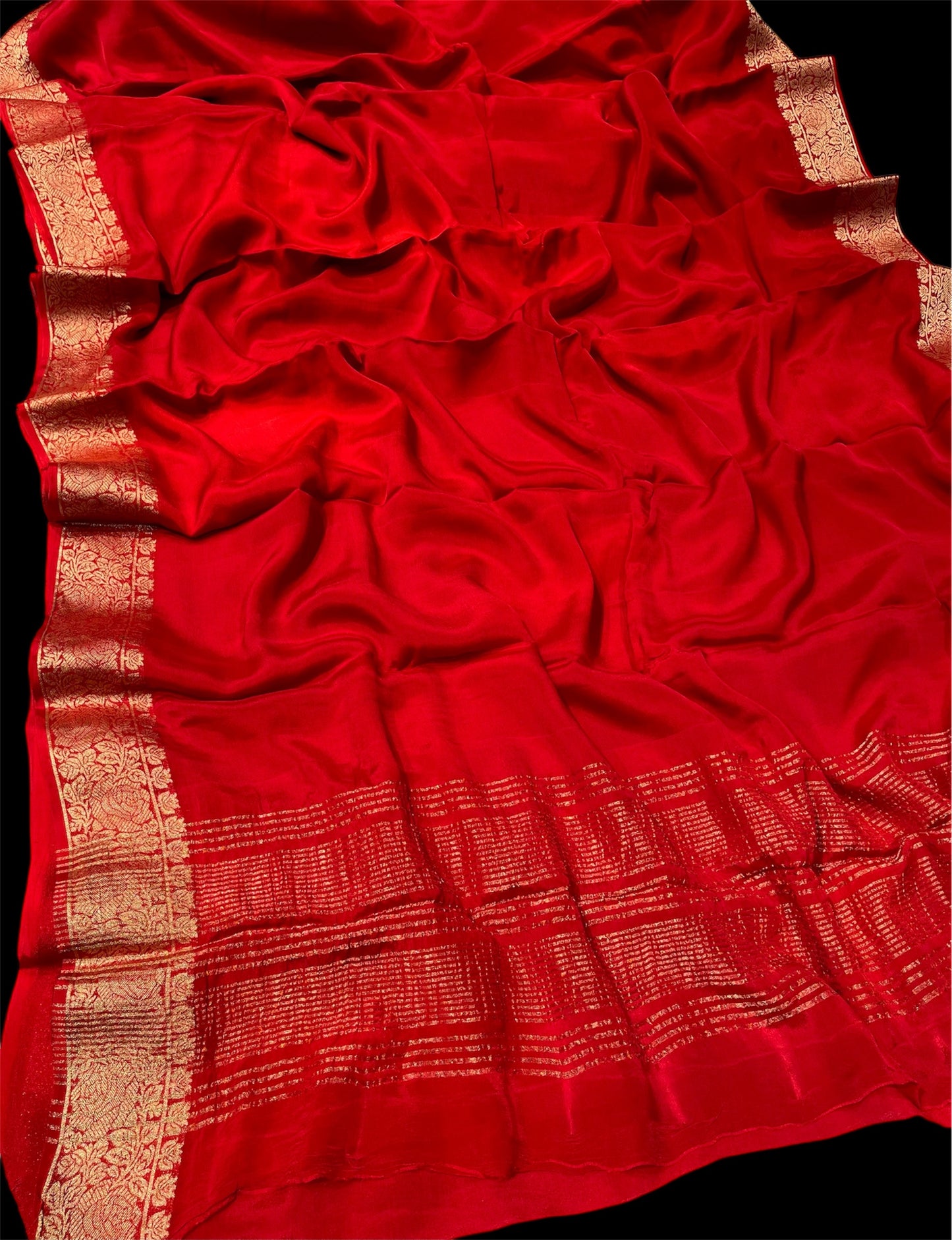 RED PLAIN CHINON SAREE WITH GOLDEN ZARI WOVEN BORDER AND CREPE BLOUSE (DELIVERY IN 20 DAYS)