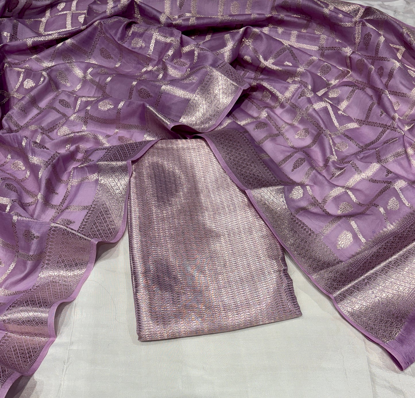 LILAC COLOUR CHANDERI UNSTITCHED SUIT SET (2 PIECE -KURTA & DUPATTA)