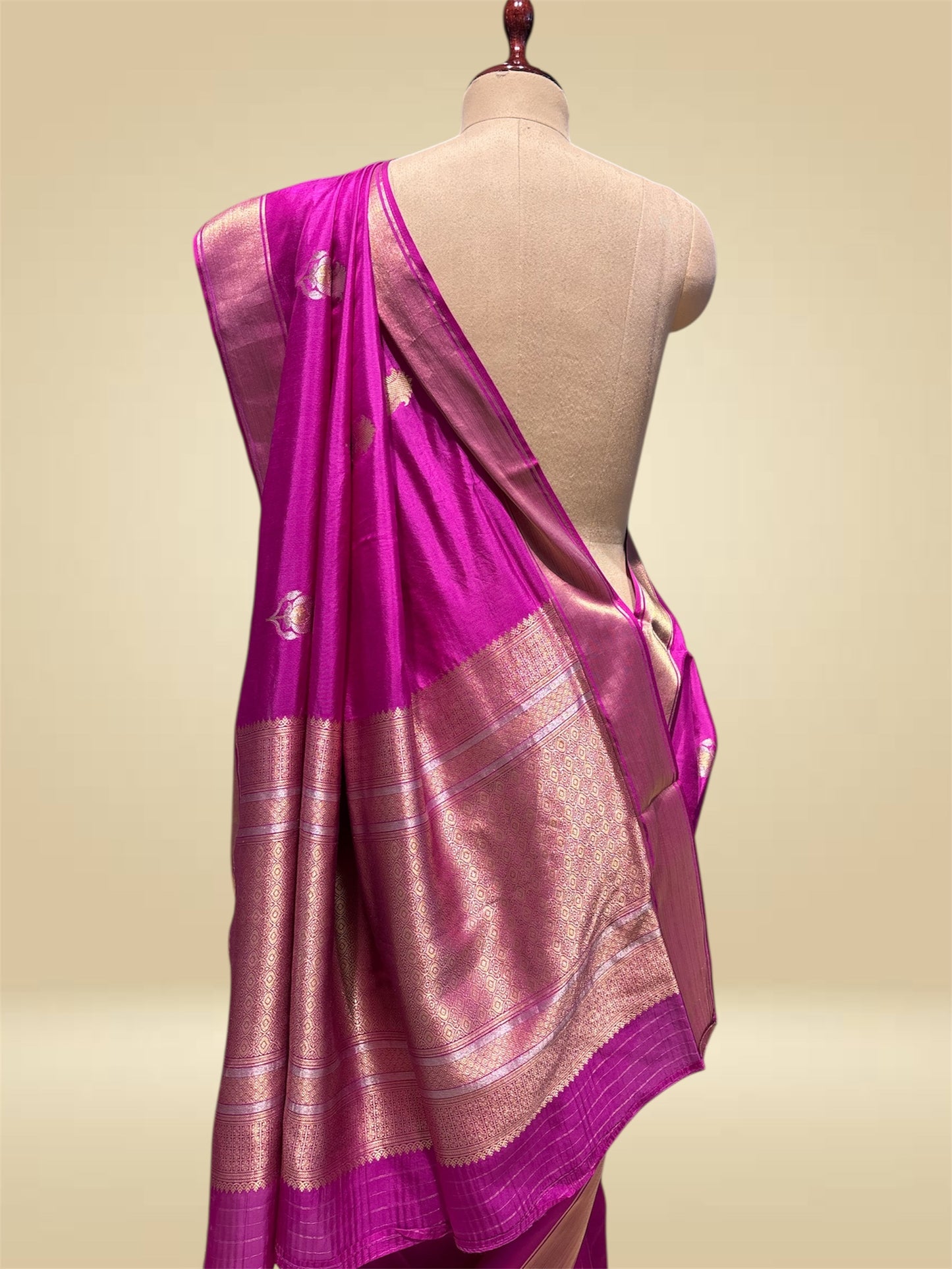 ROYAL FUCHSIA COLOUR PLANT-BASED SILK SAREE WITH ZARI WORK