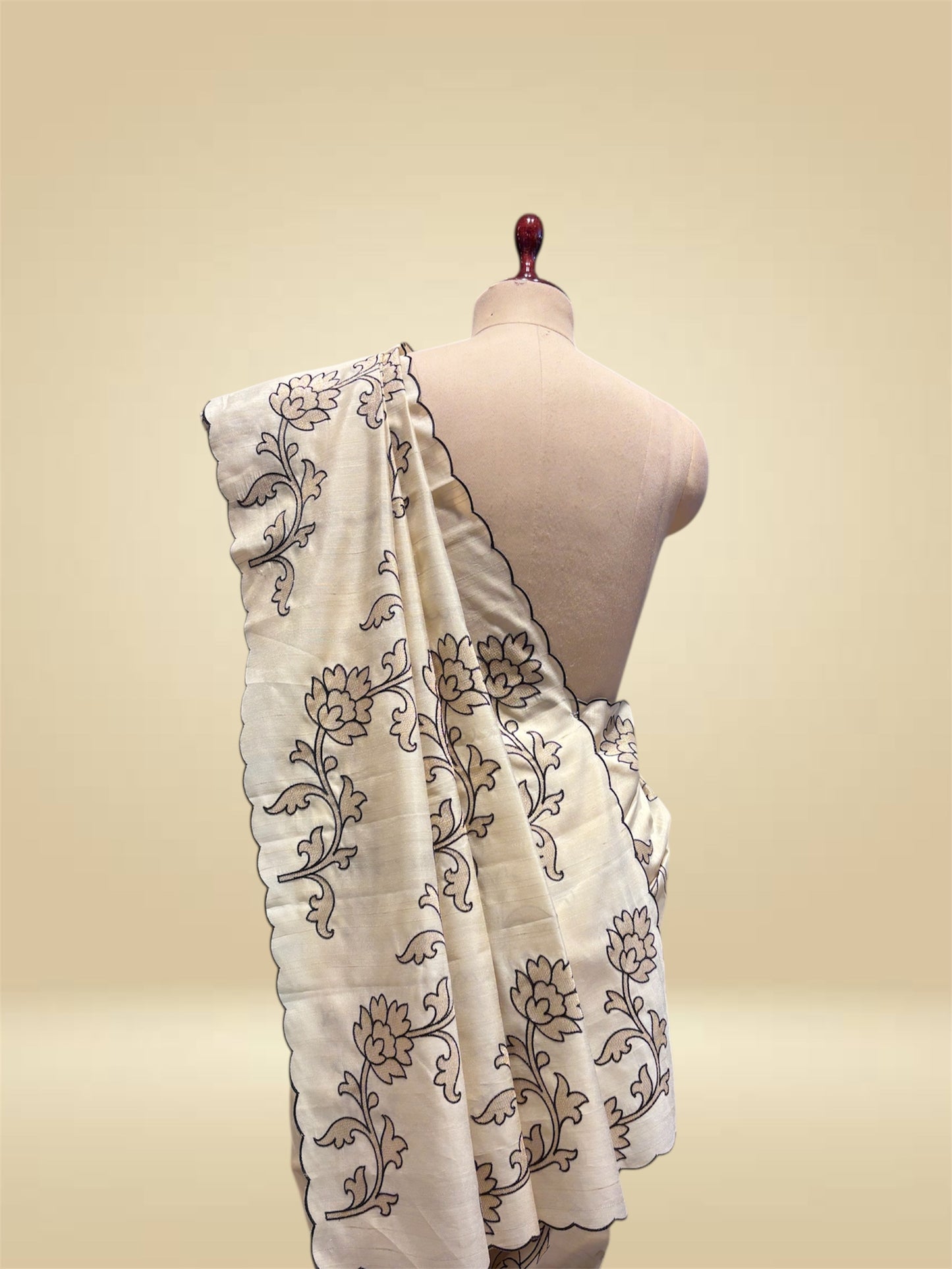 IVORY COLOUR ART TUSSAR SILK SAREE WITH APPLIQUÉ WORK