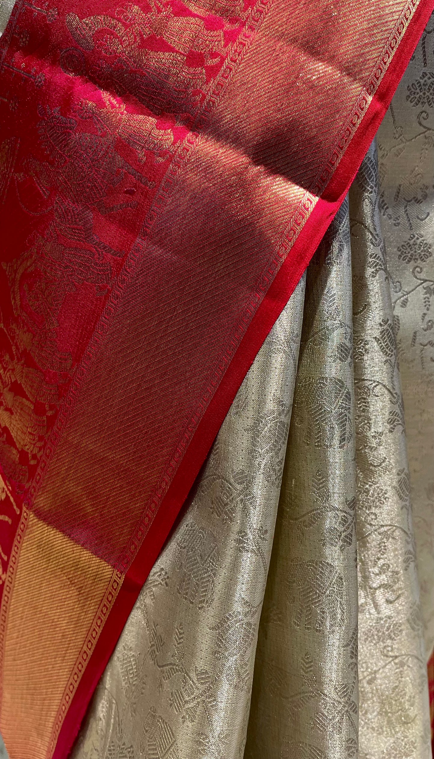 IVORY AND CRIMSON RED PURE KANJIVARAM SILK SAREE
