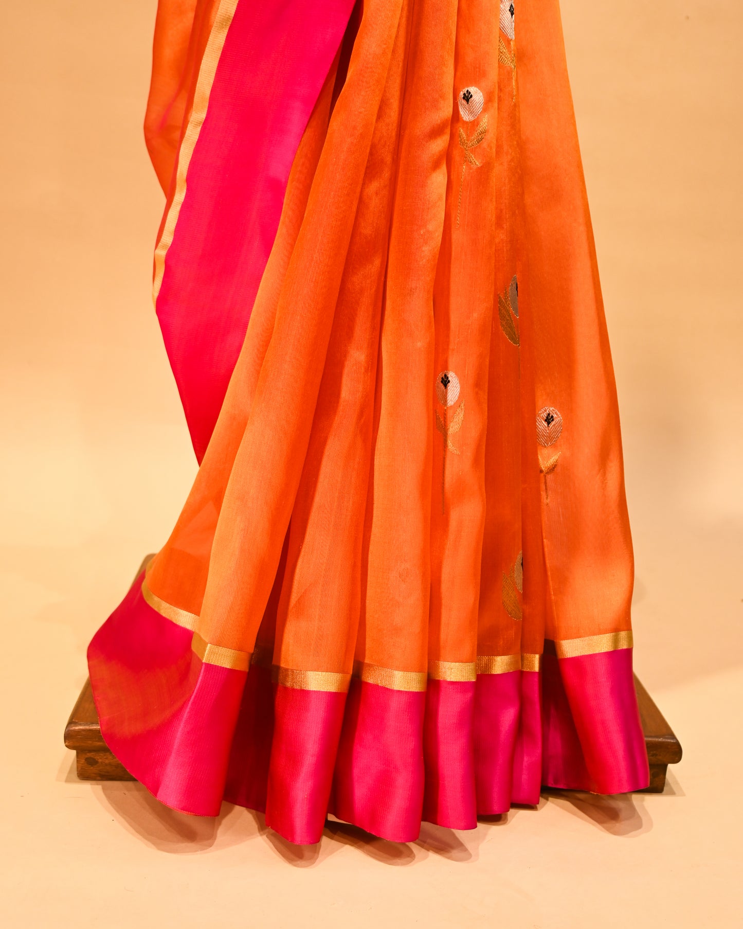 ORANGE CHANDERI HANDWOVEN SILK SAREE WITH CONTRAST PINK BORDER AND ZARI PALLA