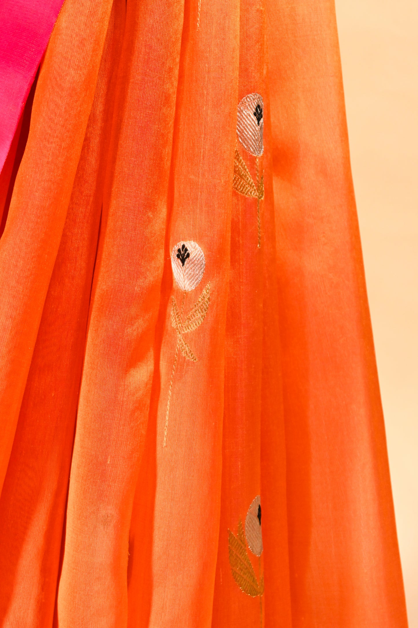 ORANGE CHANDERI HANDWOVEN SILK SAREE WITH CONTRAST PINK BORDER AND ZARI PALLA