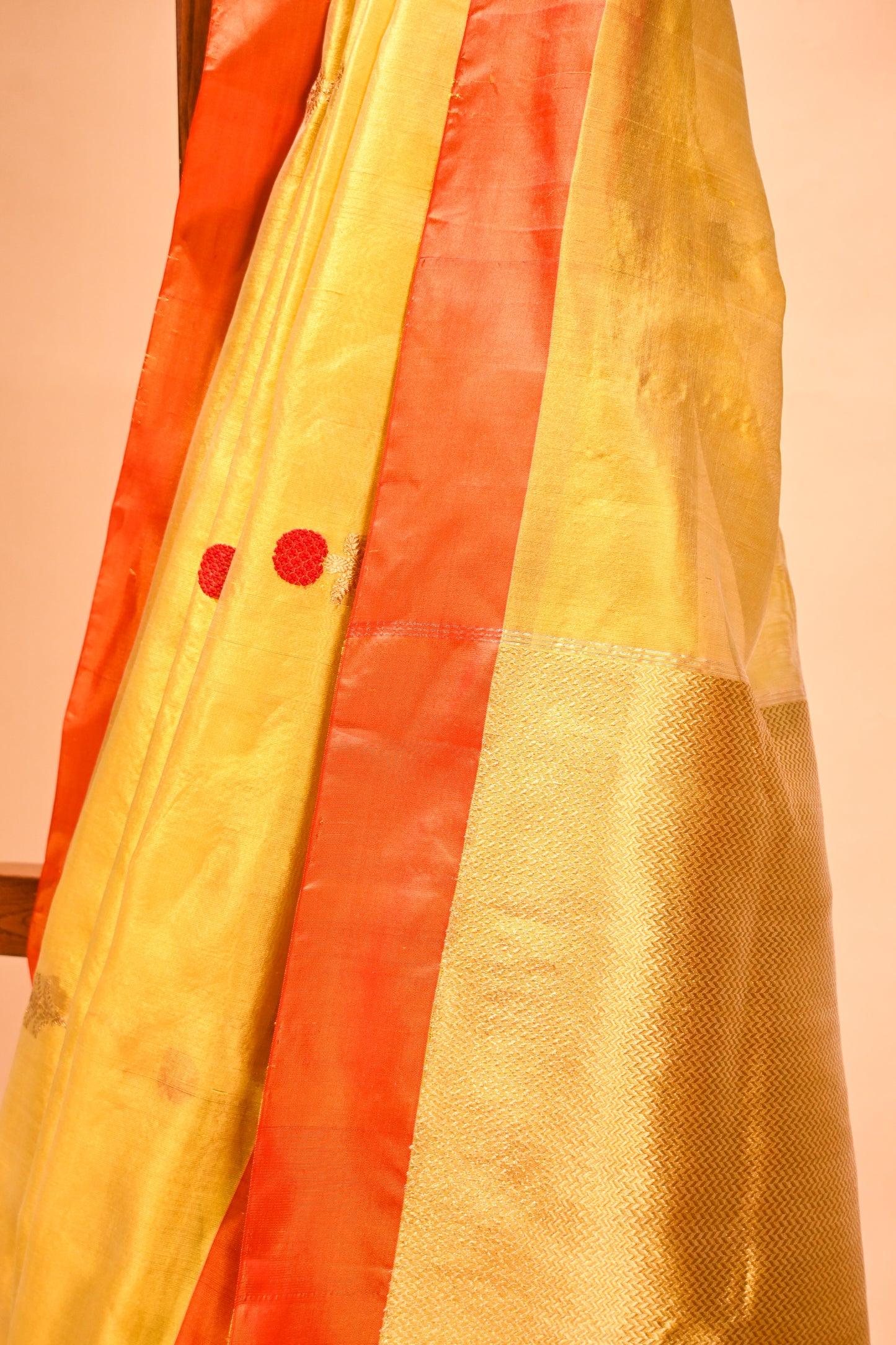 YELLOW CHANDERI HANDWOVEN SILK SAREE WITH CONTRAST ORANGE BORDER AND ZARI PALLA