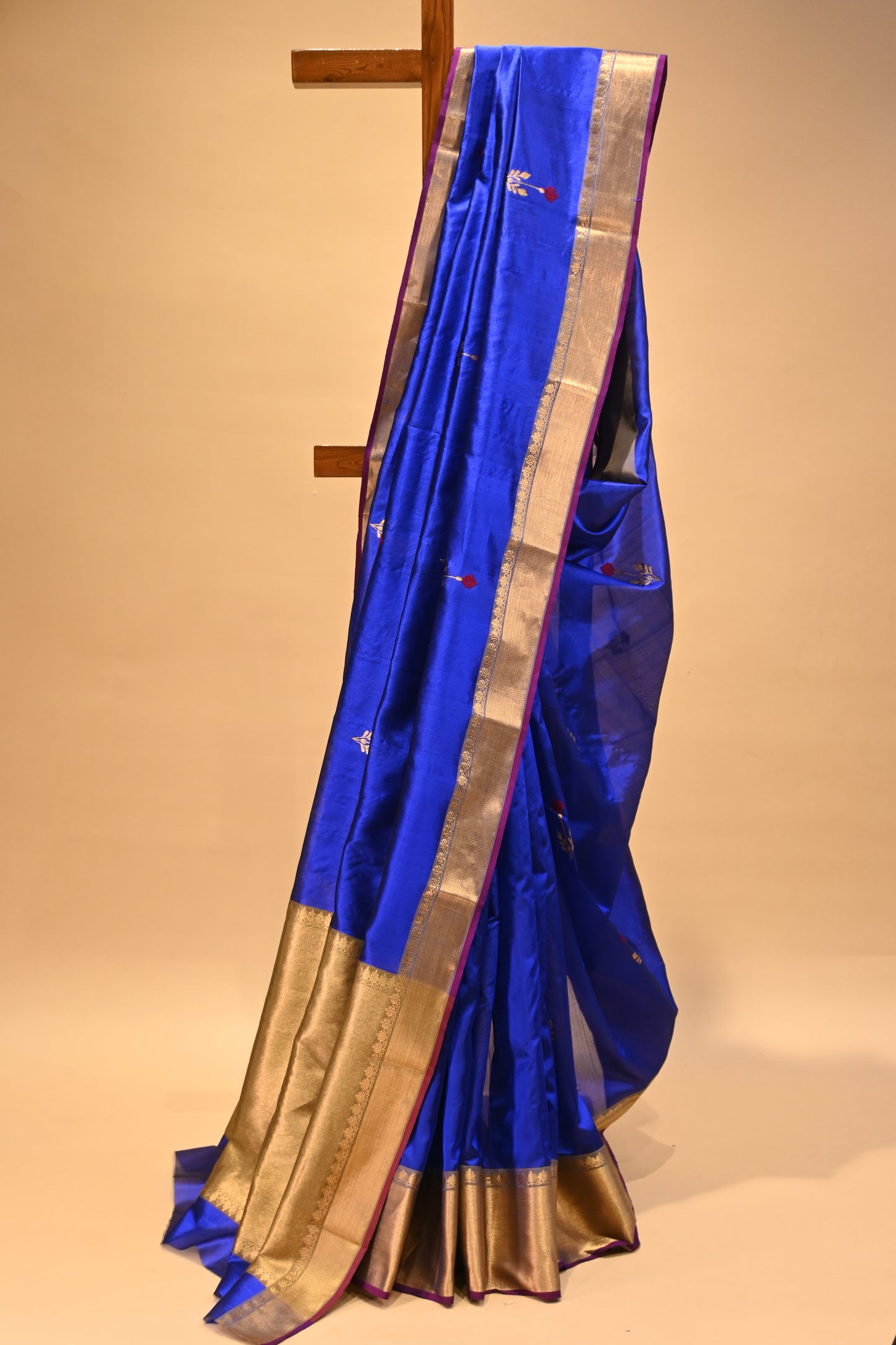 ROYAL BLUE CHANDERI HANDWOVEN SILK SAREE WITH ZARI BORDER AND PALLA