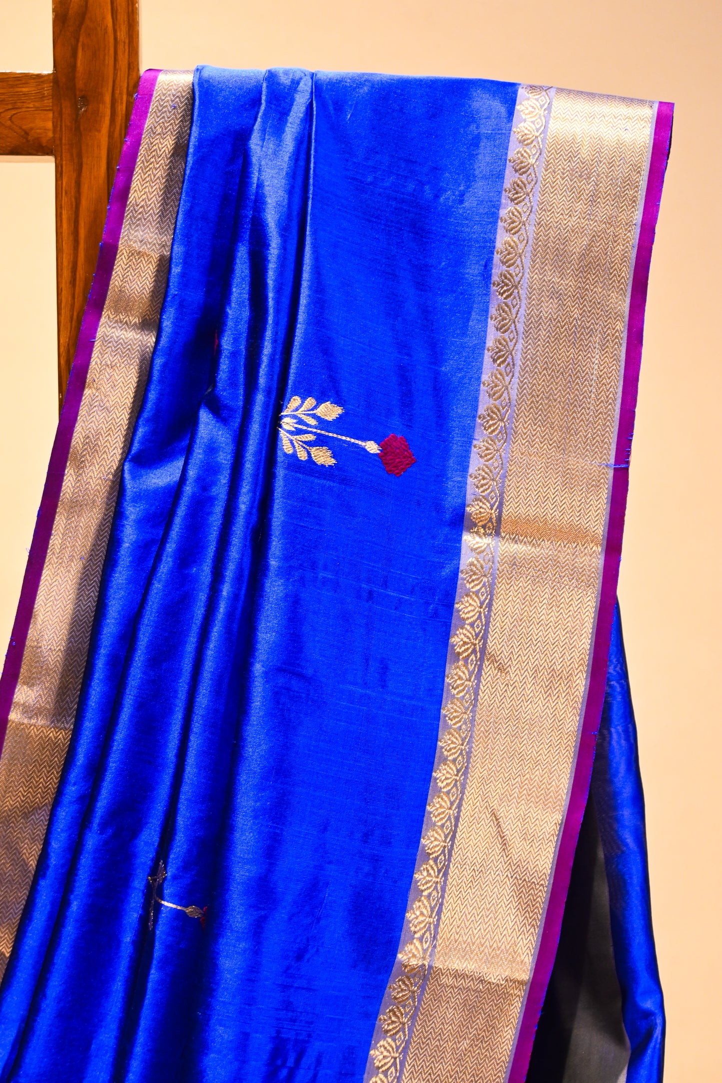 ROYAL BLUE CHANDERI HANDWOVEN SILK SAREE WITH ZARI BORDER AND PALLA