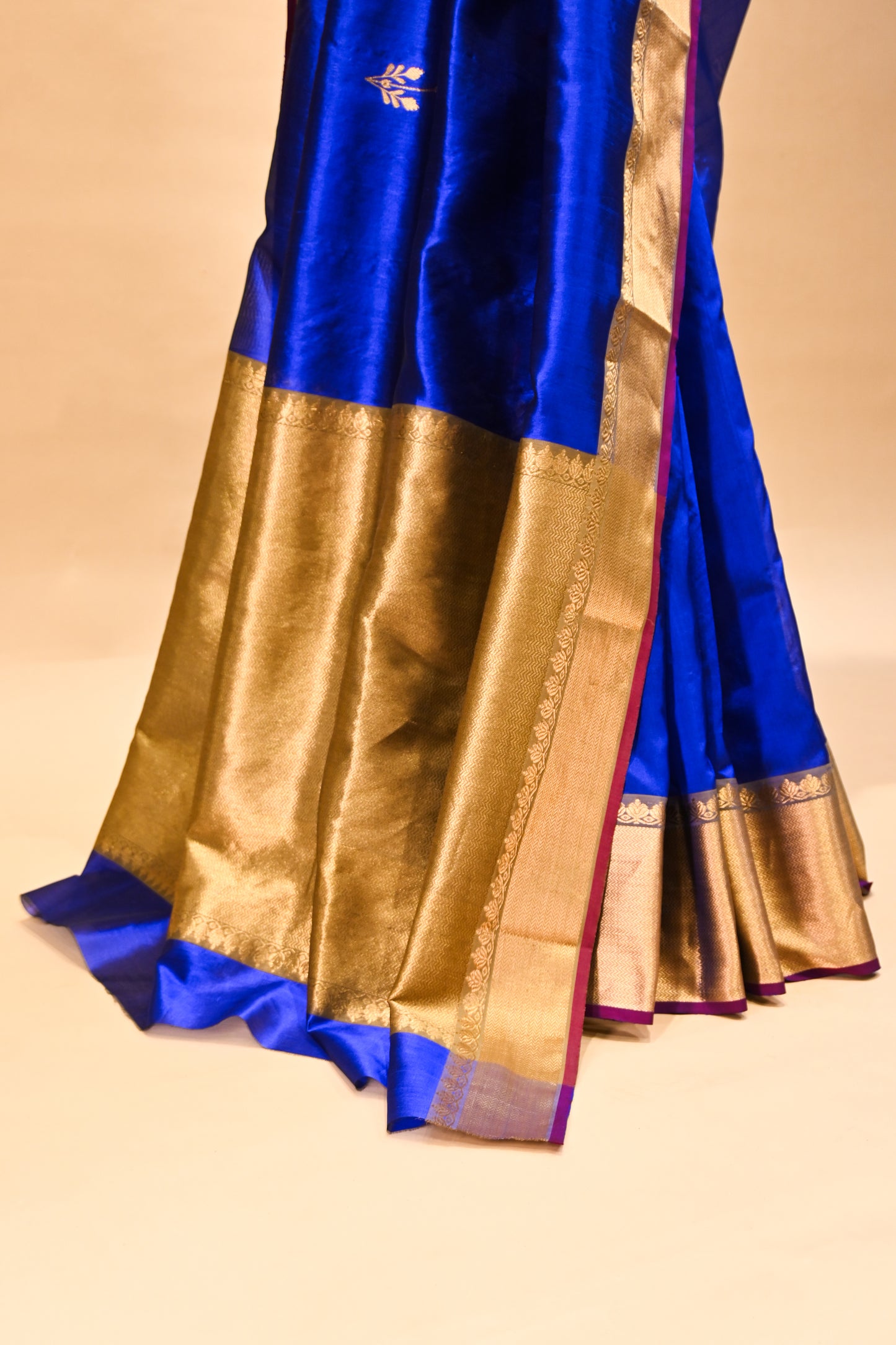 ROYAL BLUE CHANDERI HANDWOVEN SILK SAREE WITH ZARI BORDER AND PALLA