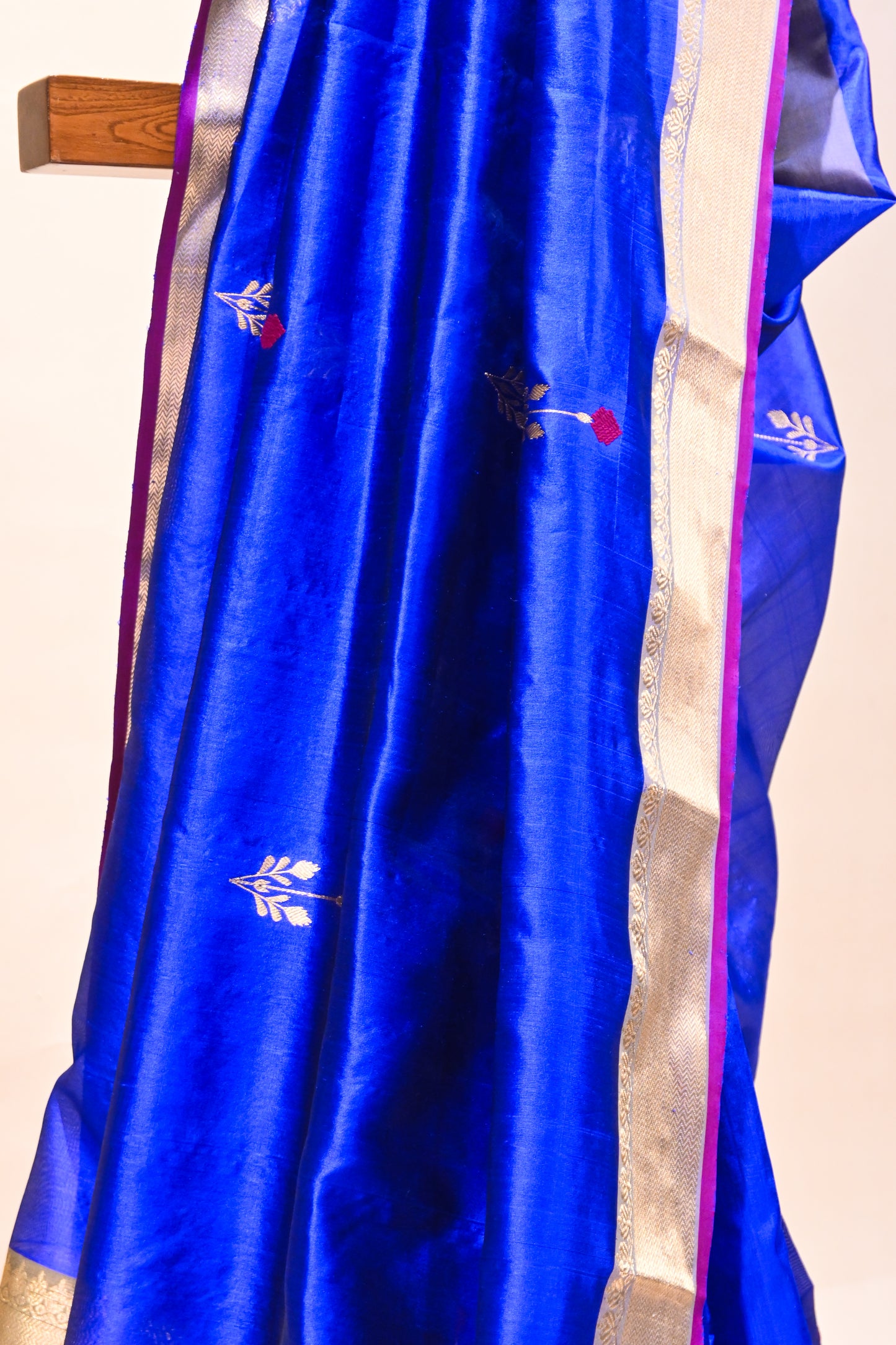 ROYAL BLUE CHANDERI HANDWOVEN SILK SAREE WITH ZARI BORDER AND PALLA