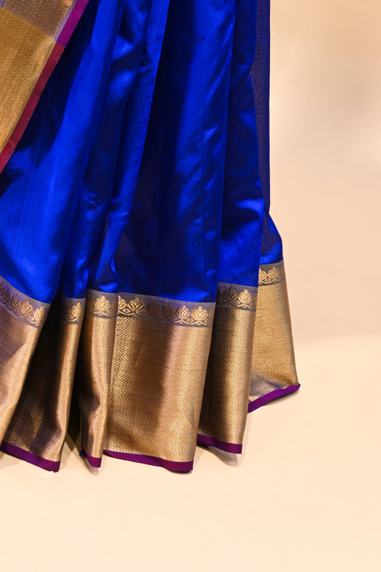 ROYAL BLUE CHANDERI HANDWOVEN SILK SAREE WITH ZARI BORDER AND PALLA