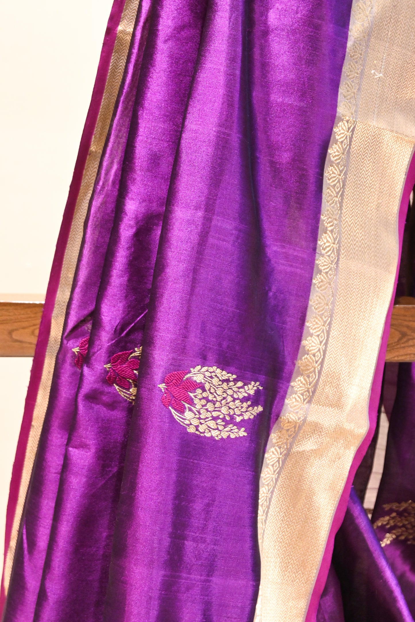 PURPLE CHANDERI HANDWOVEN SILK SAREE WITH ZARI PALLA AND BORDER